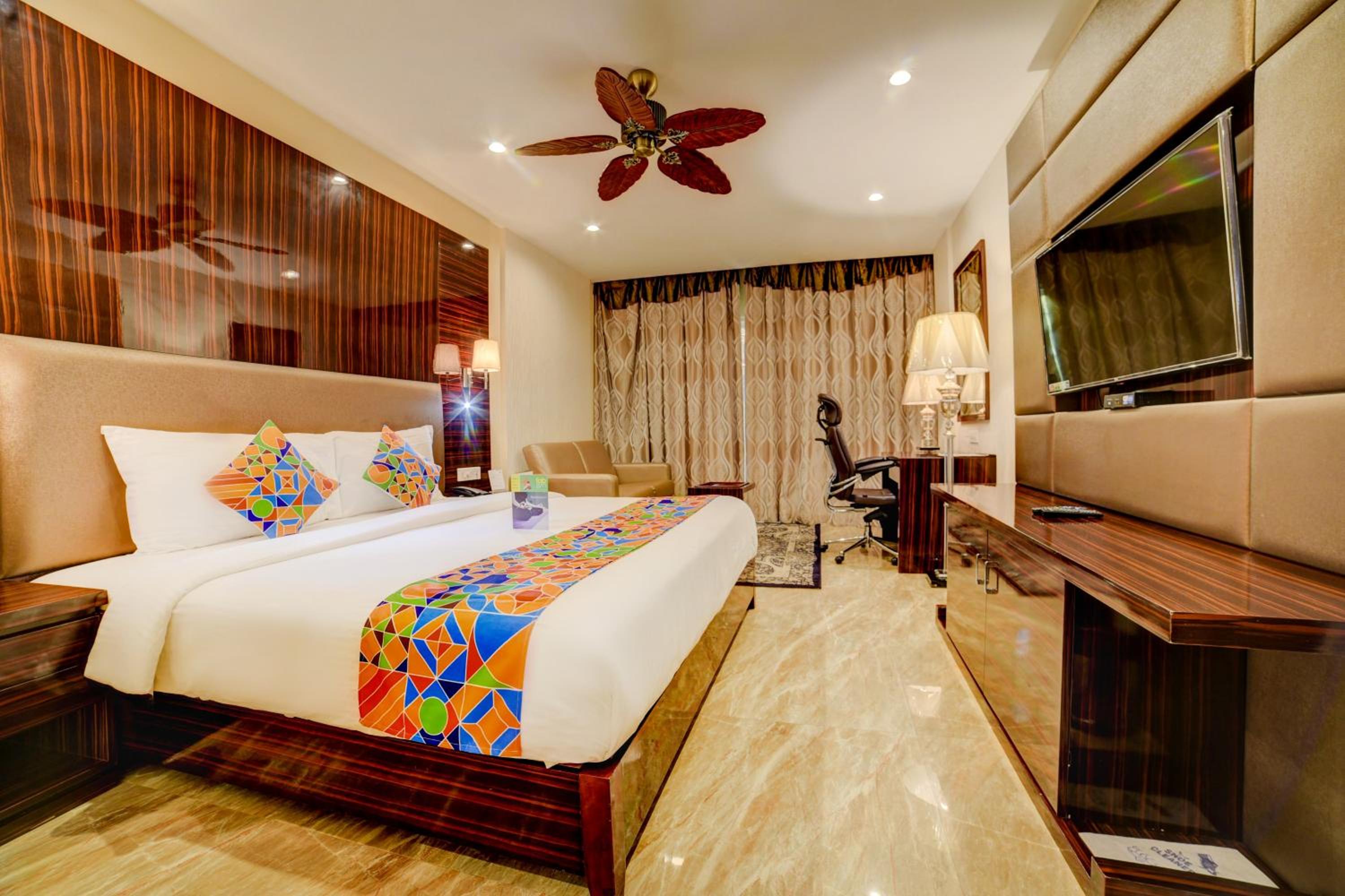 (Sanitized) Superior King Room photo 1