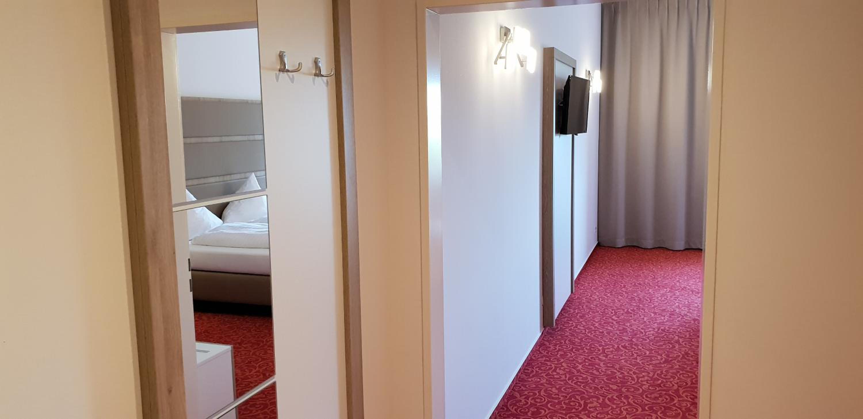 Superior Double or Twin Room - Photo 3