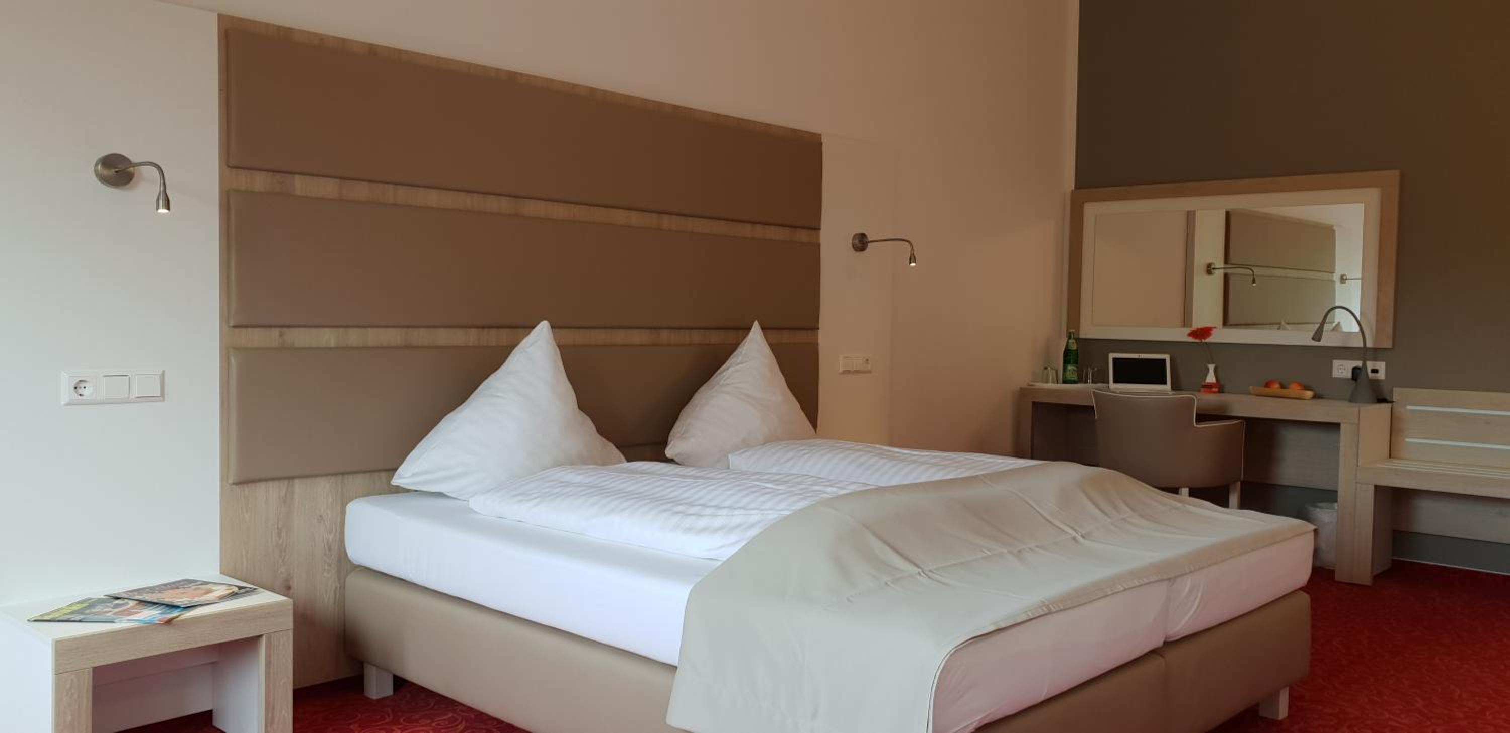 Superior Double or Twin Room - Photo 17