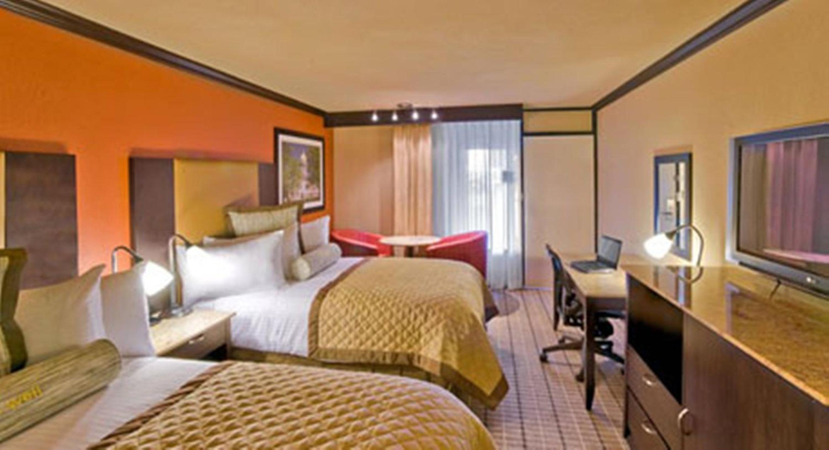 Double Room with Two Double Beds - Non-Smoking - Photo 1