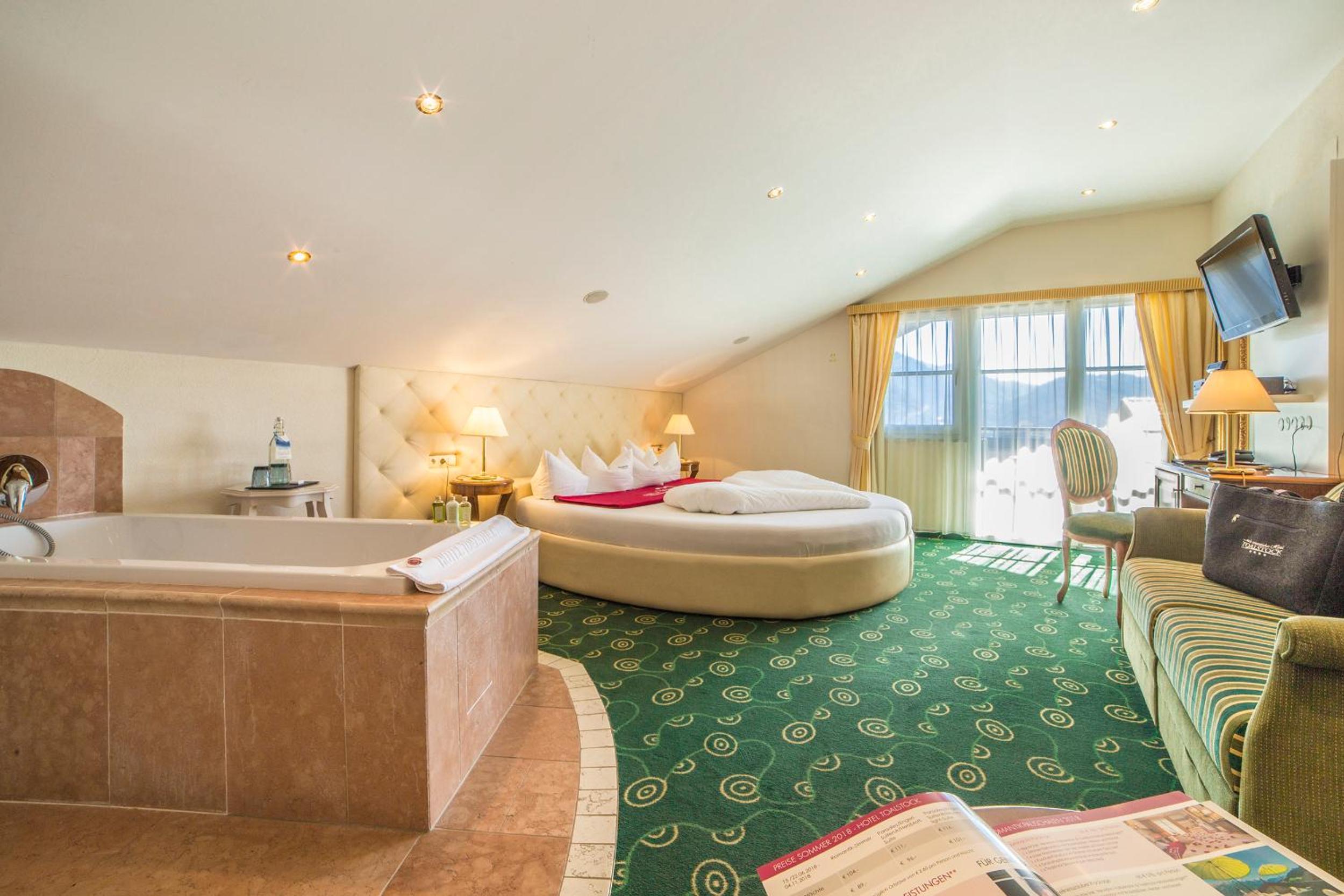 Junior Suite with Balcony photo 3