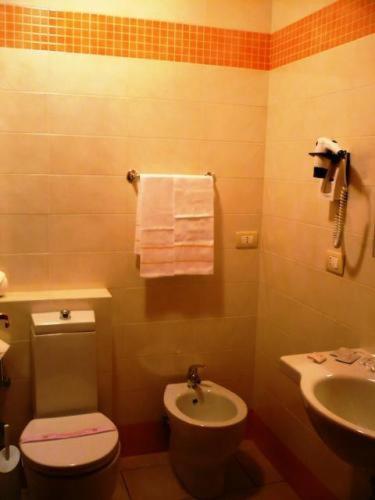Double or Twin Room - Disability Access photo 3