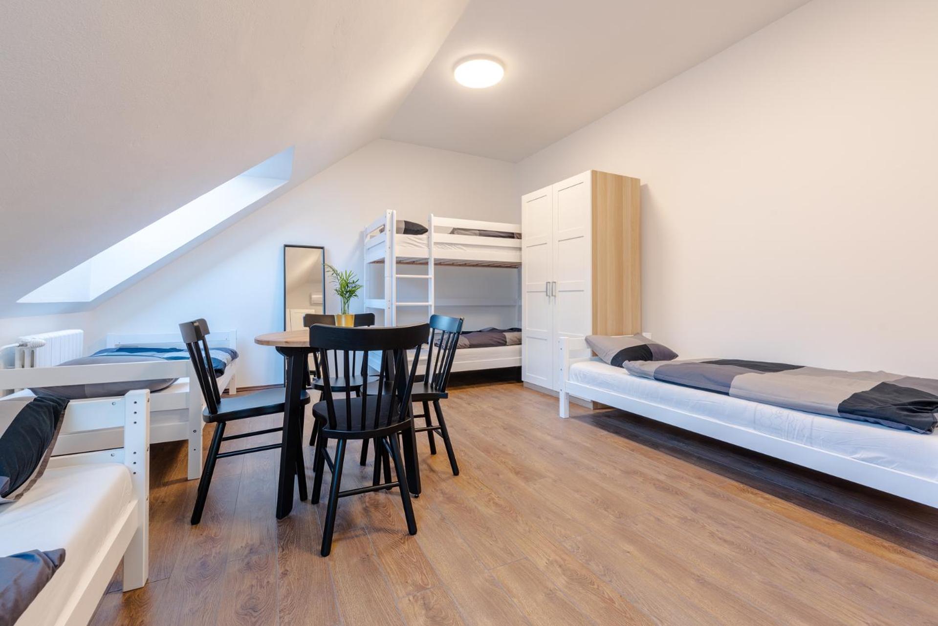 Standard Family Room with Shared Bathroom photo 2