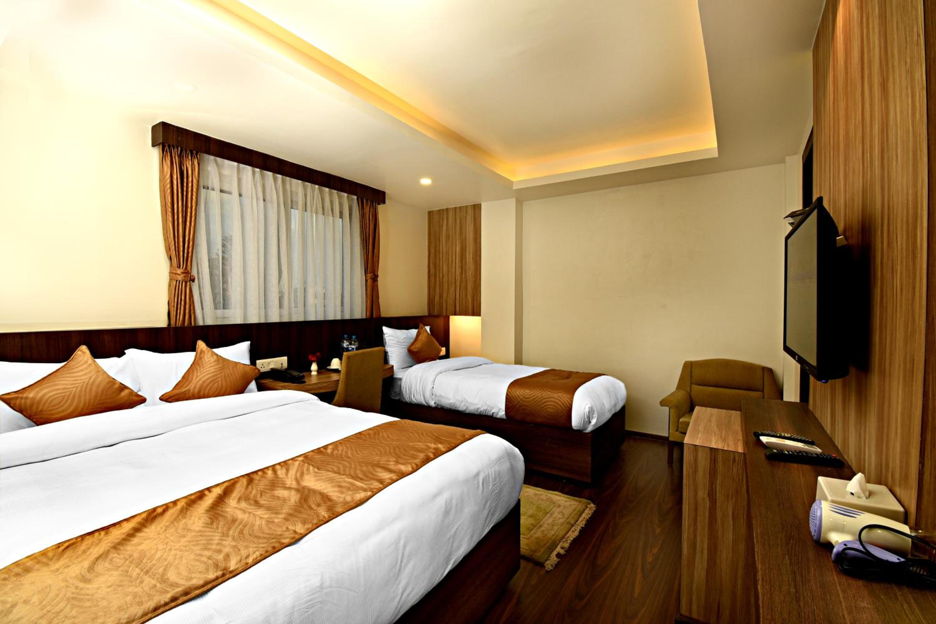 Deluxe Family Room - Photo 1