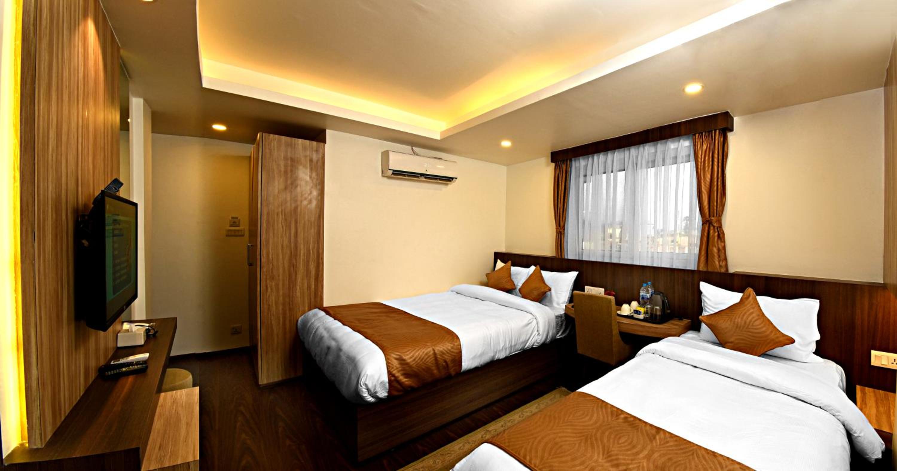 Deluxe Family Room - Photo 2