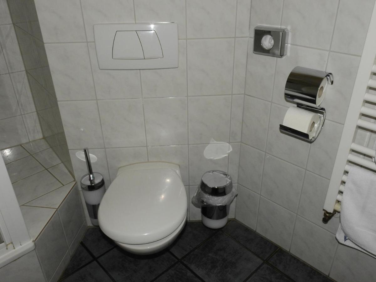 Budget Double Room photo 3