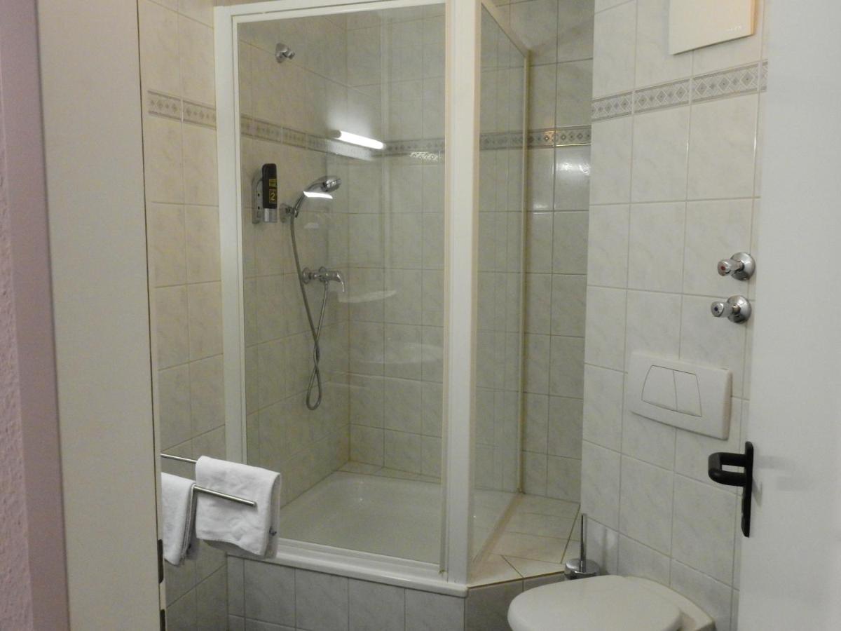 Budget Double Room photo 2