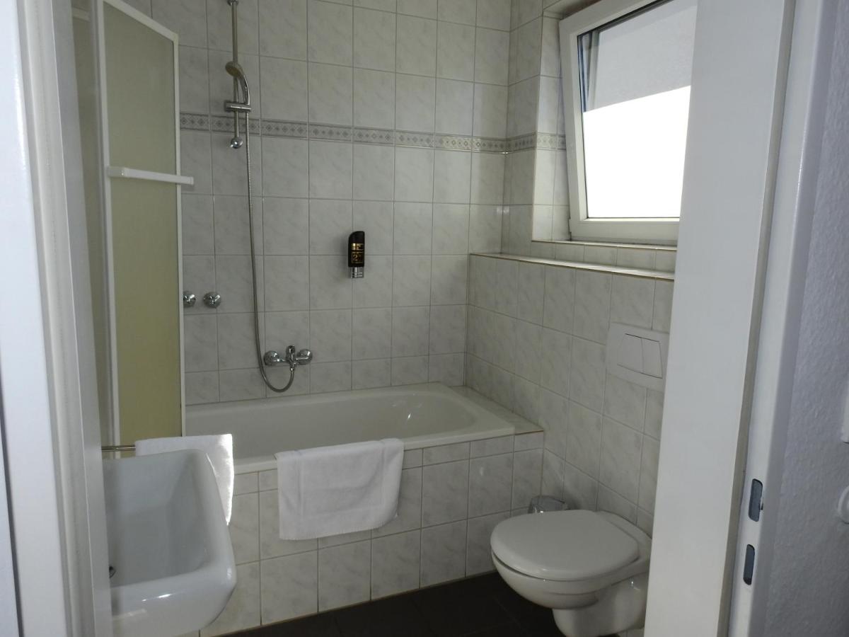 Budget Double Room photo 3