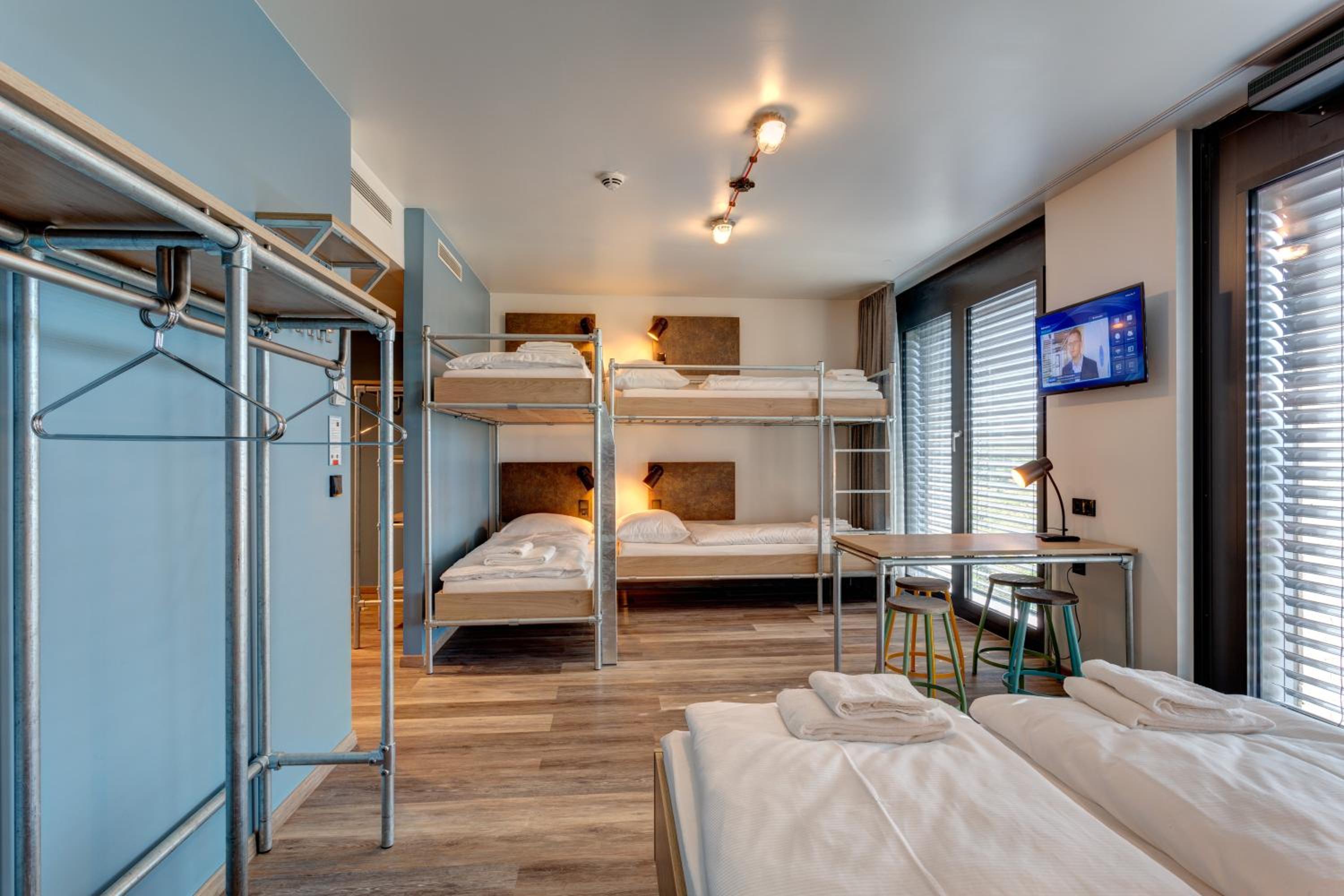 Bed in 6-Bed Mixed Dormitory Room photo 3
