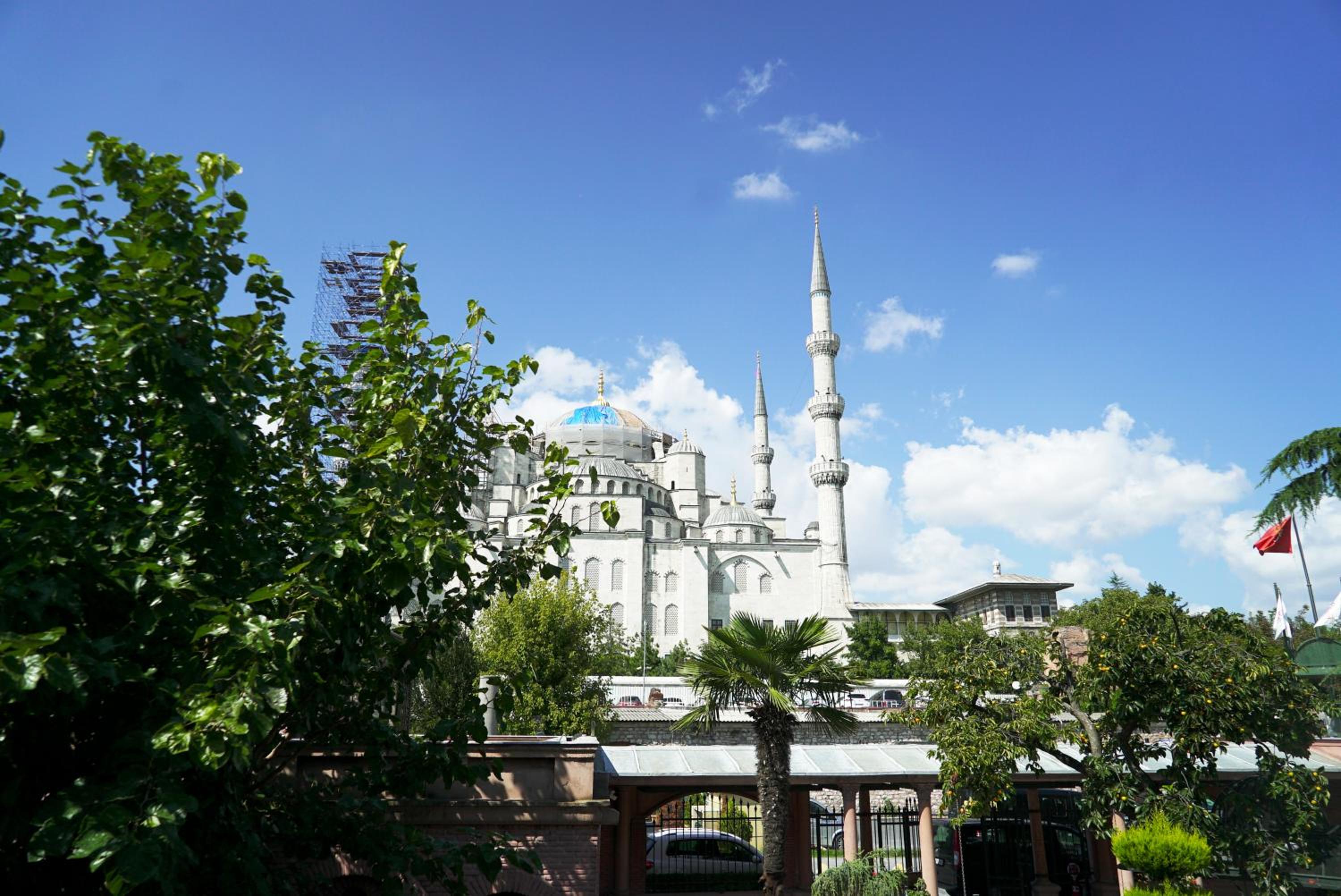Deluxe Room with Blue Mosque View  photo 3