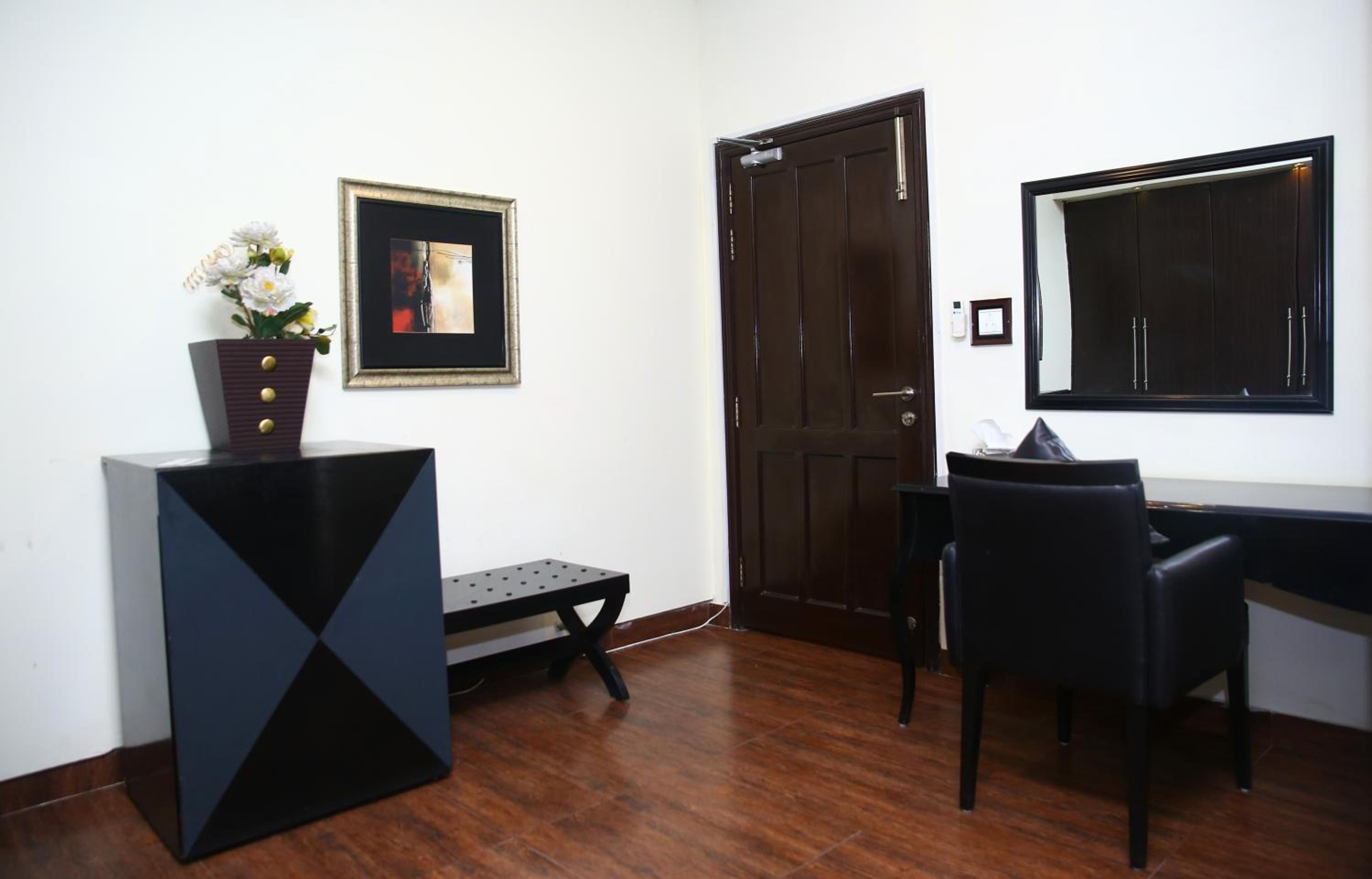 Deluxe King Room photo 2