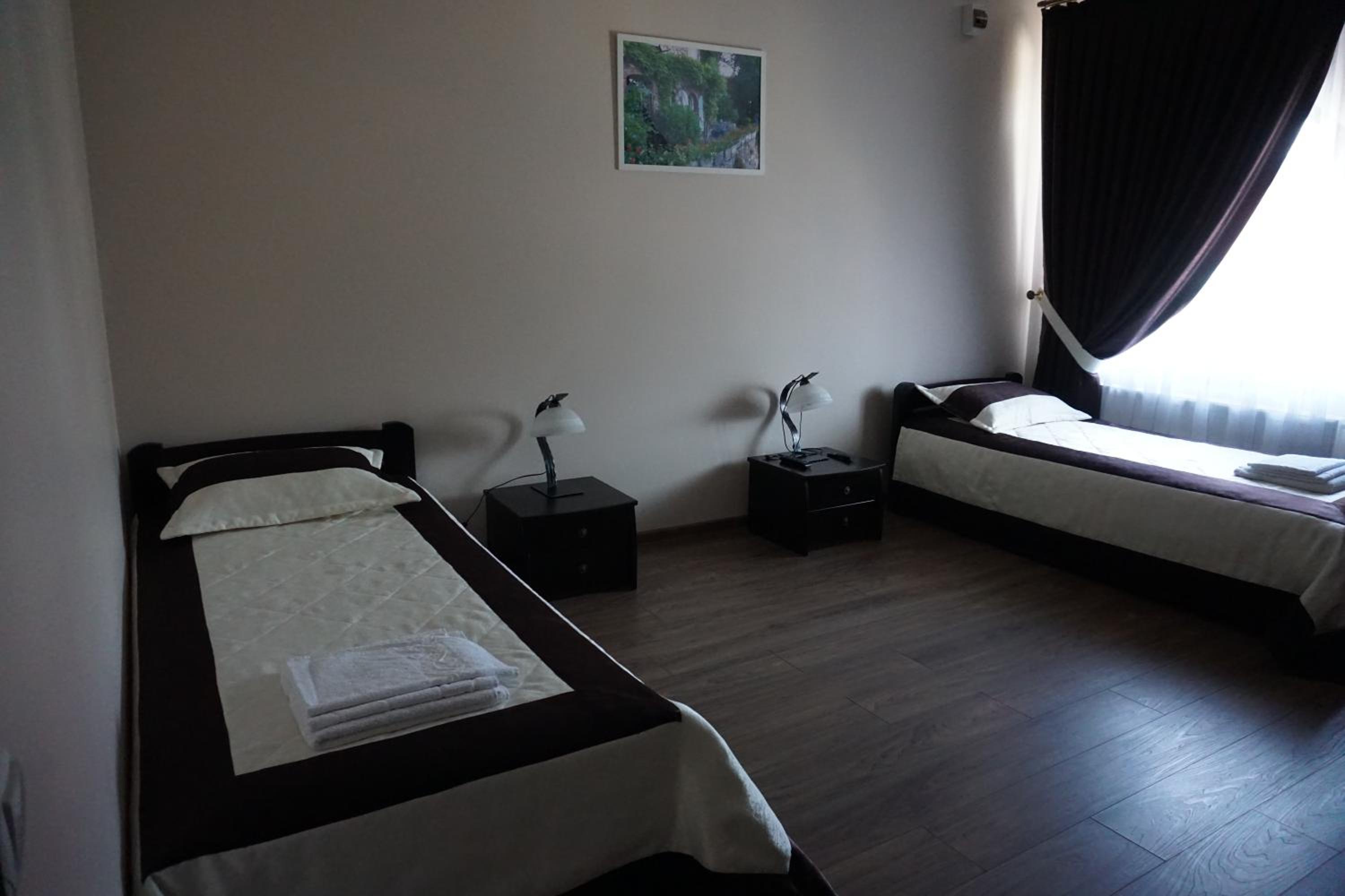 Large Double Room photo 1