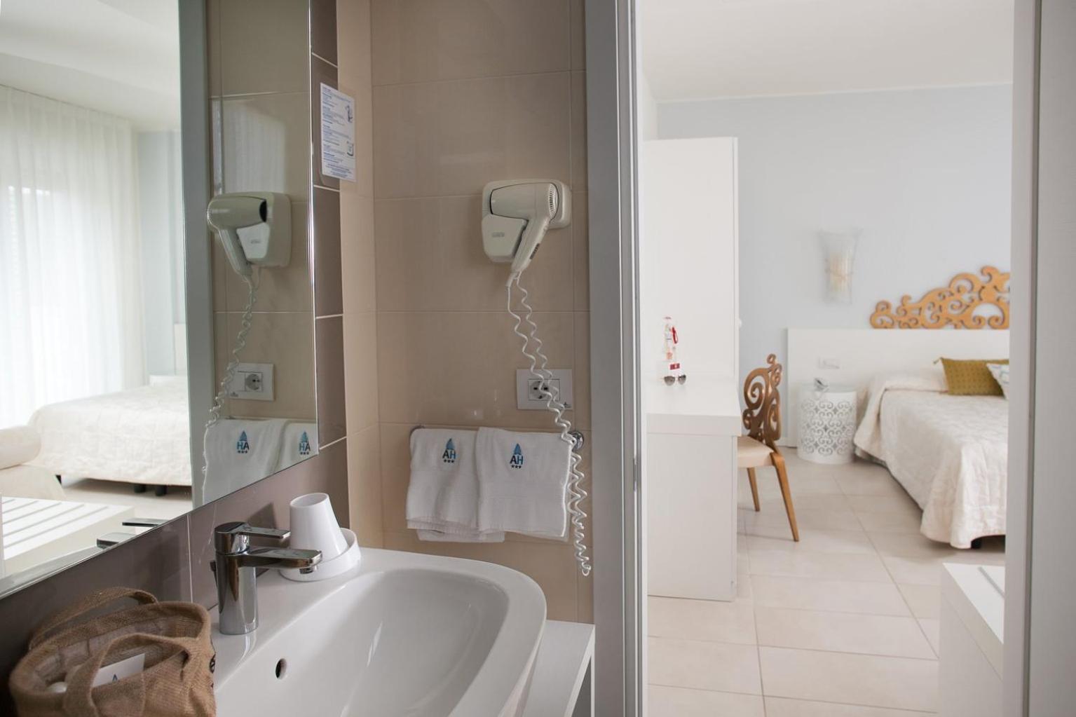 Triple Room with Sea View photo 3