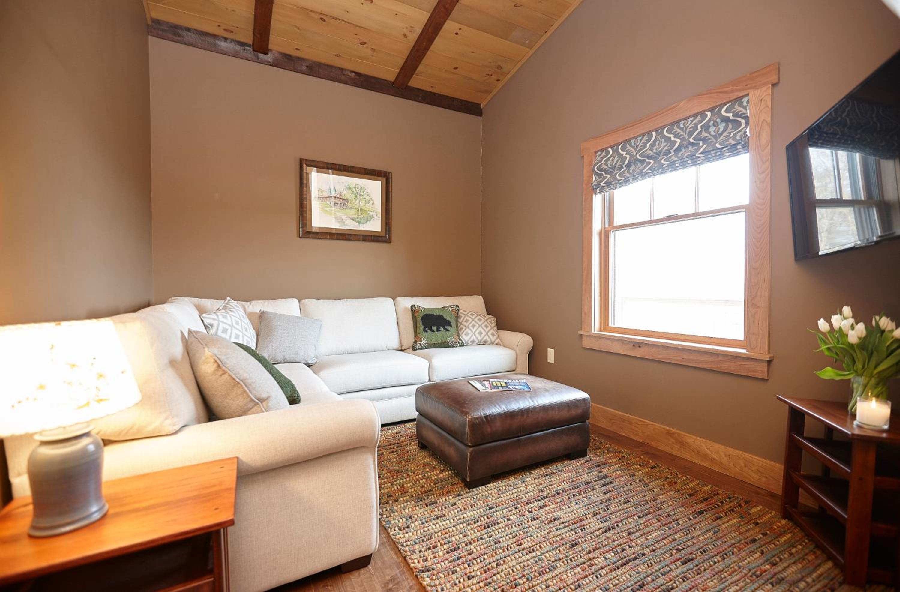 Deluxe King Suite - Photo 6