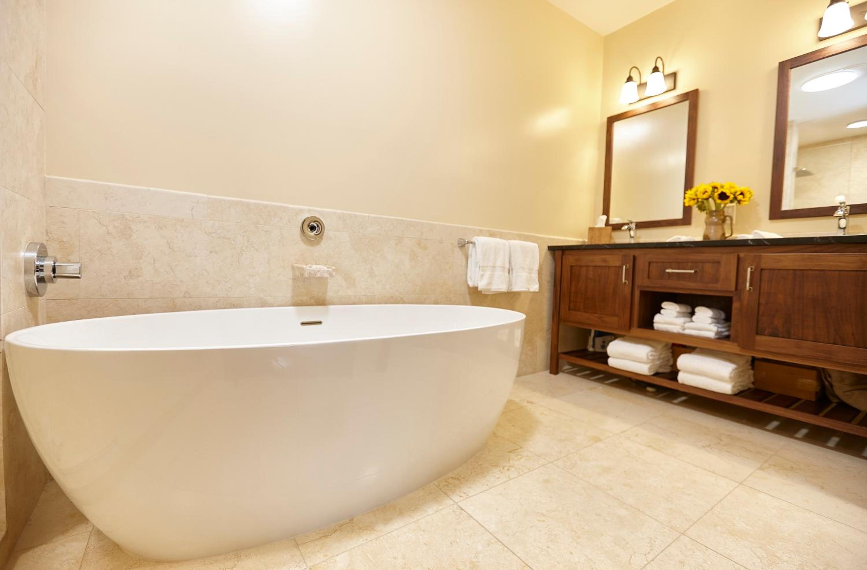 King Suite - Photo 5