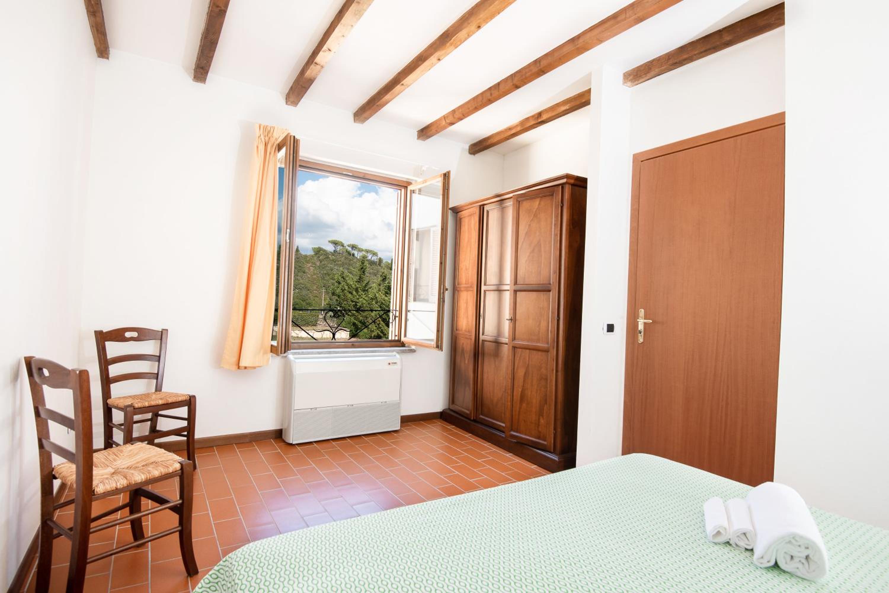 Two-Bedroom Apartment with Balcony photo 1