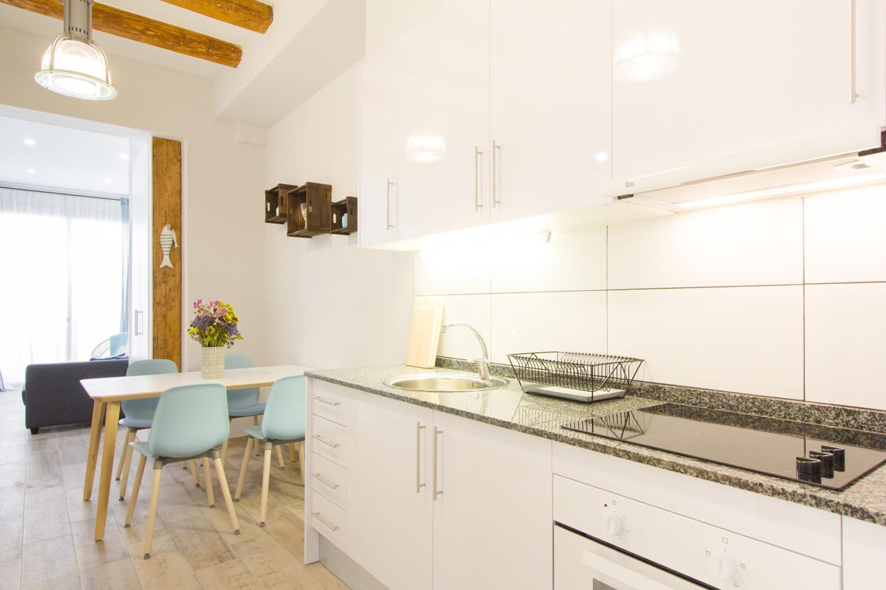 Three-Bedroom Apartment with View photo 3