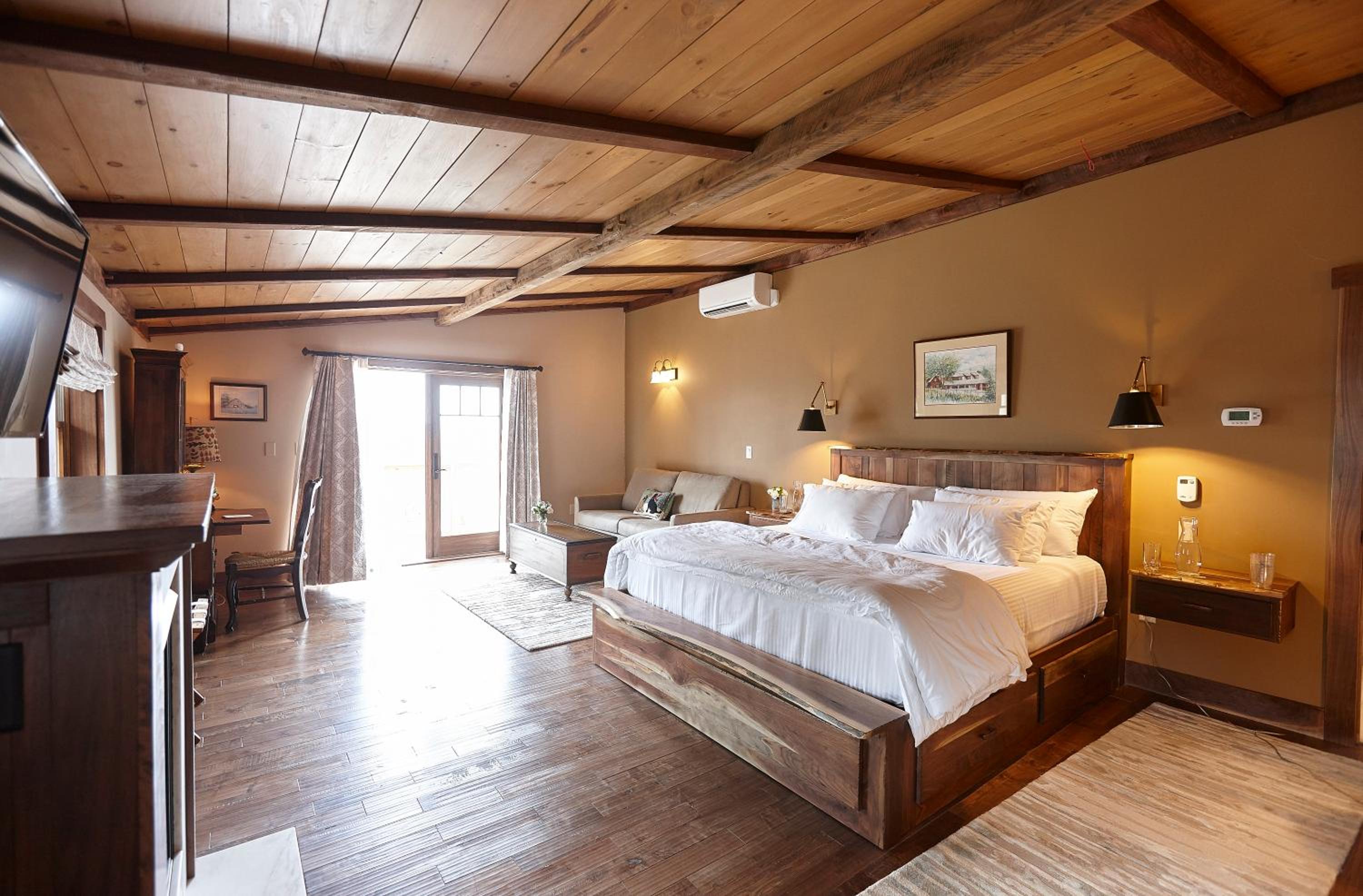 King Suite - Photo 4