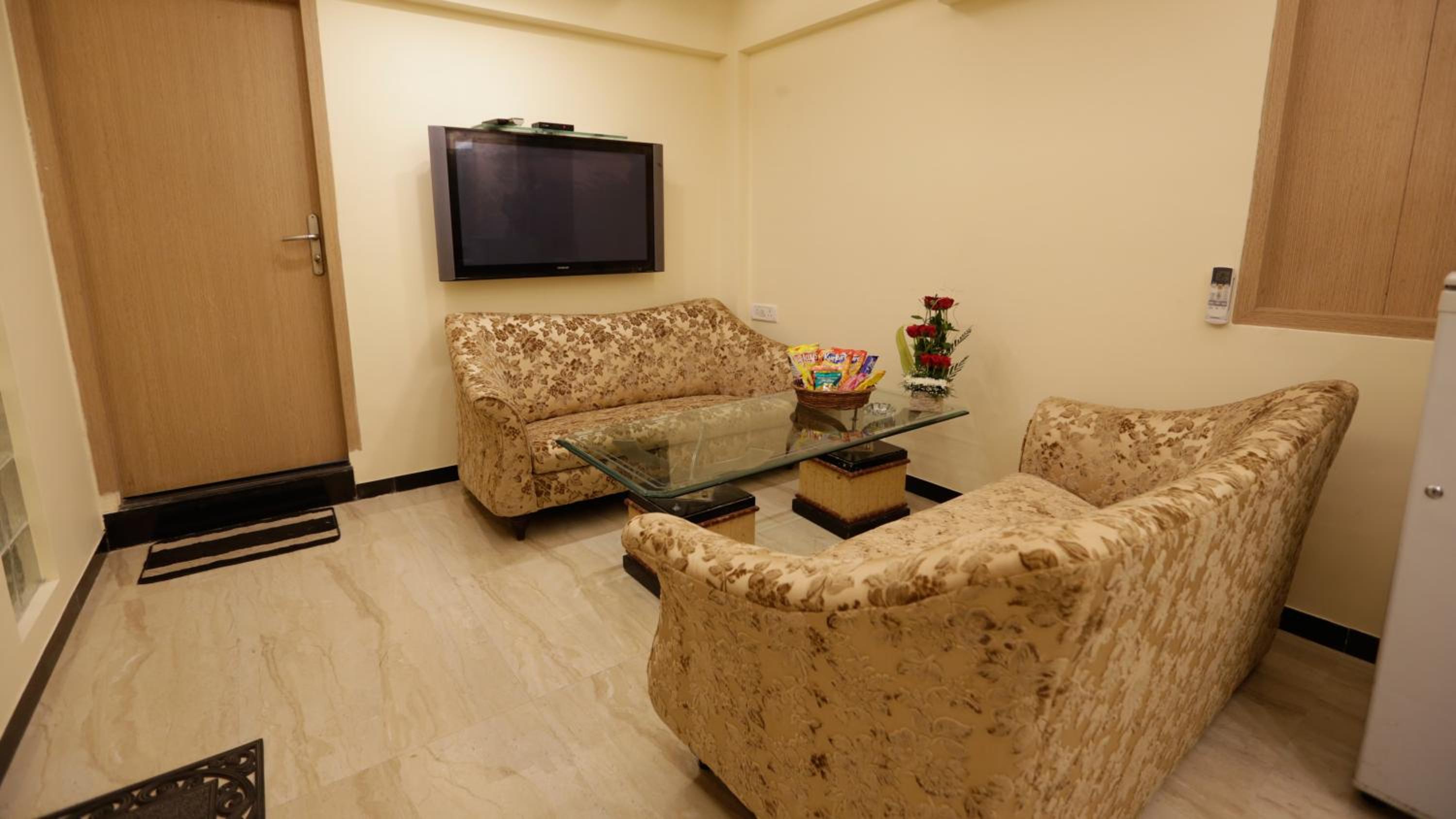 Suite - Photo 6