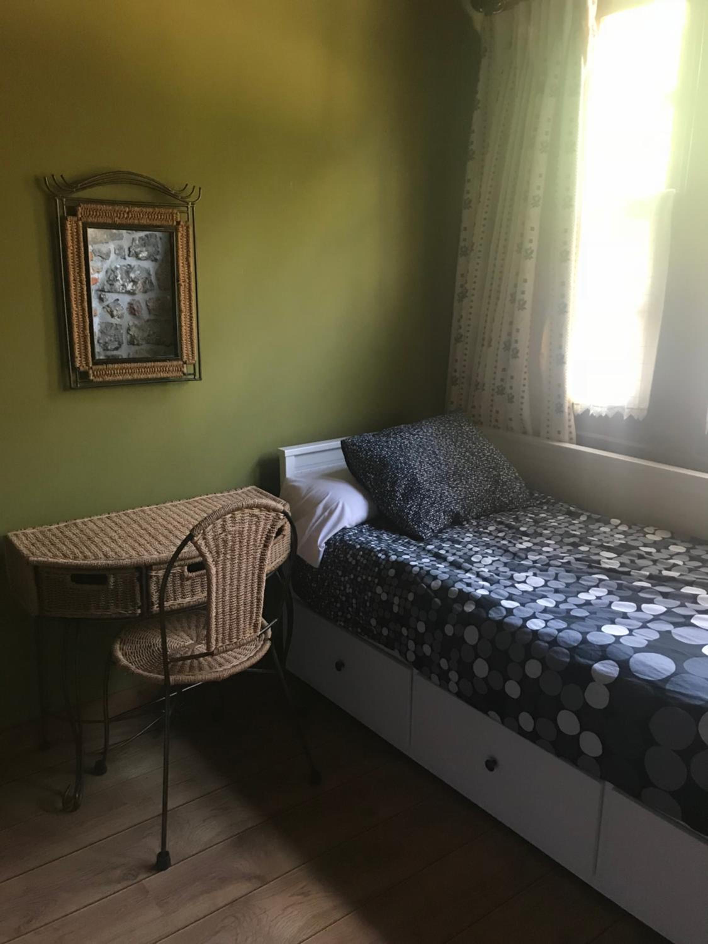 Standard Double Room with Sofa Bed - Photo 12
