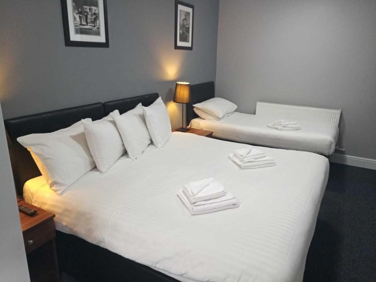 Triple Room - Photo 11
