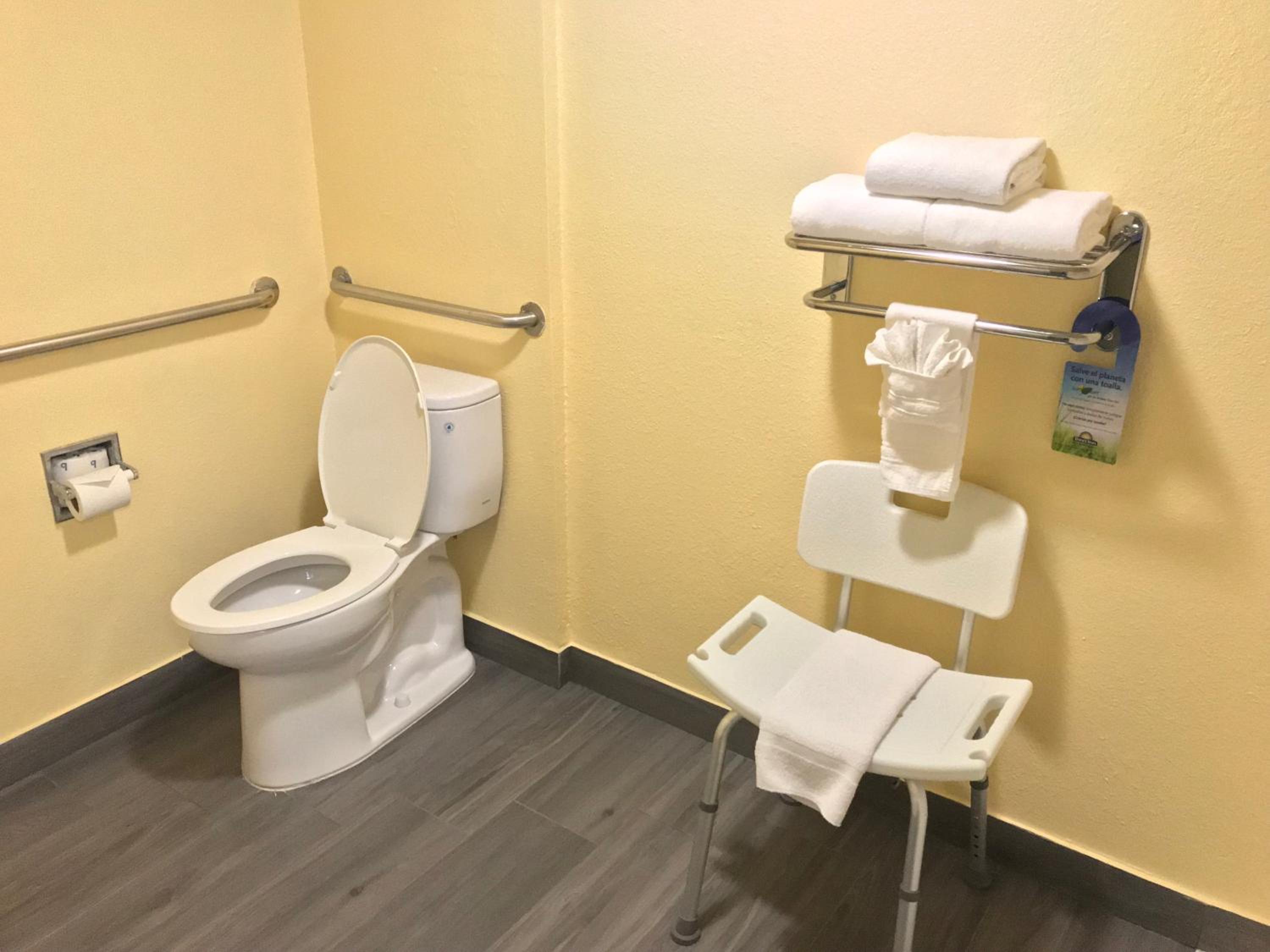 King Room with Roll-In Shower - Mobility/Hearing Accessible - Non-Smoking - Photo 3