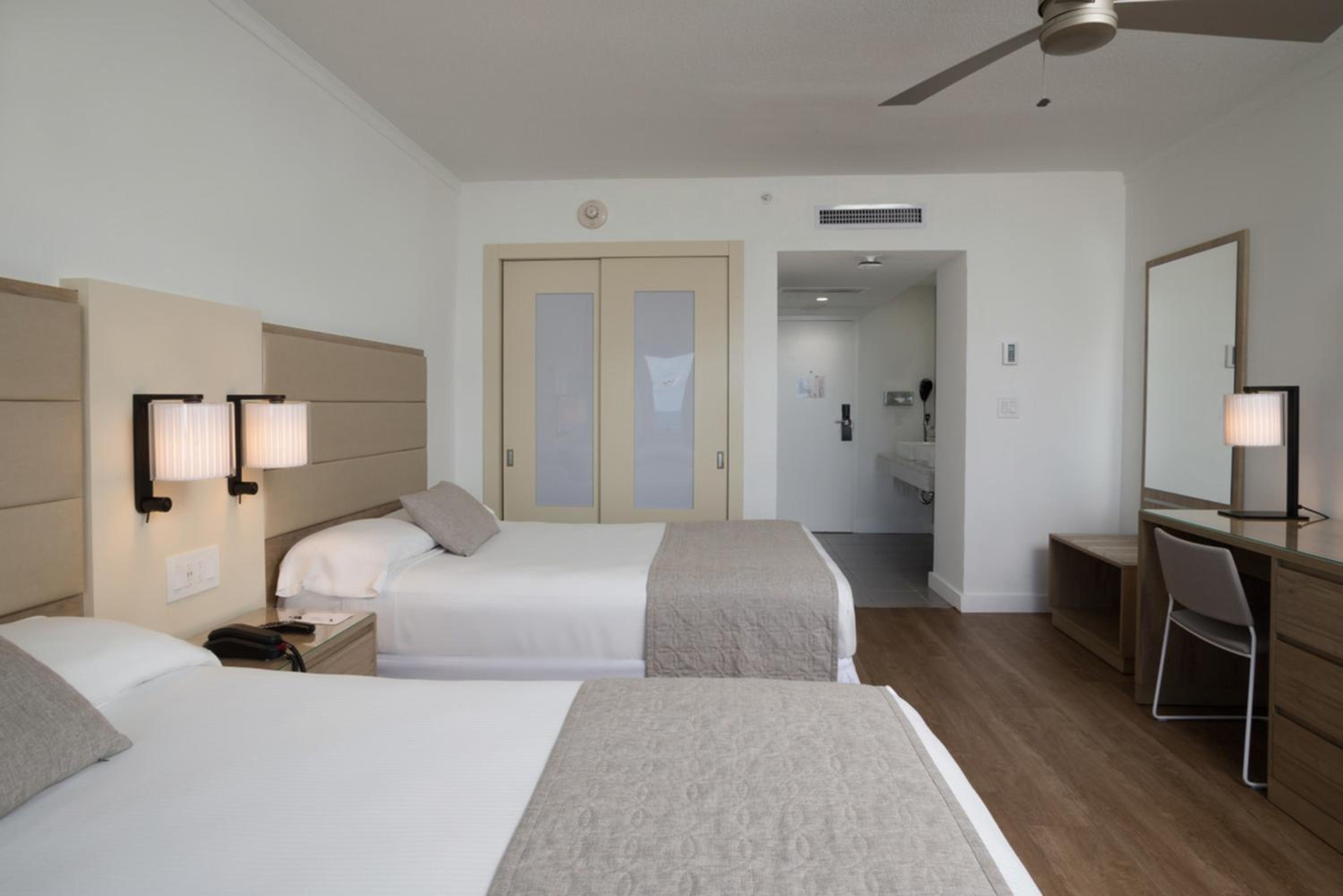Deluxe Ocean Front Double Beds - Photo 1