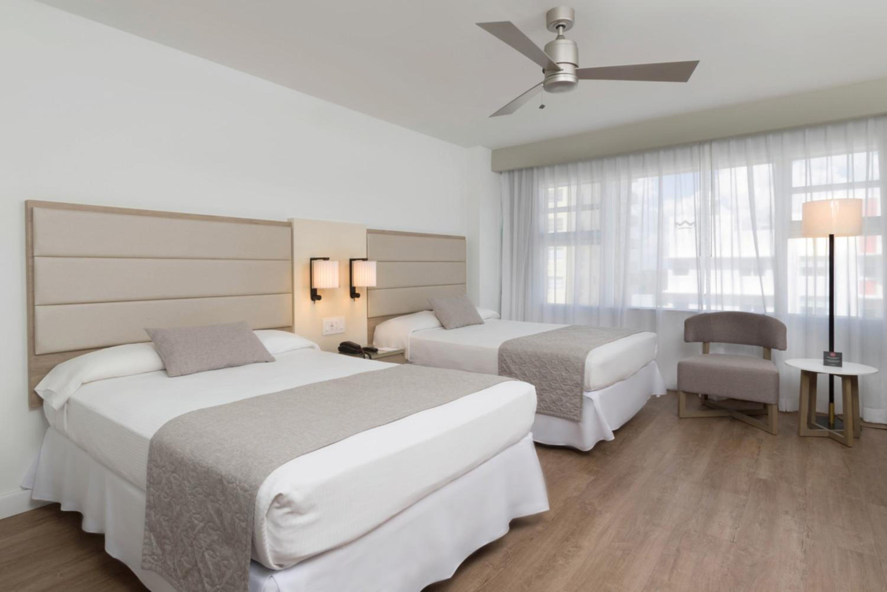 Deluxe City View Double Beds - Photo 2