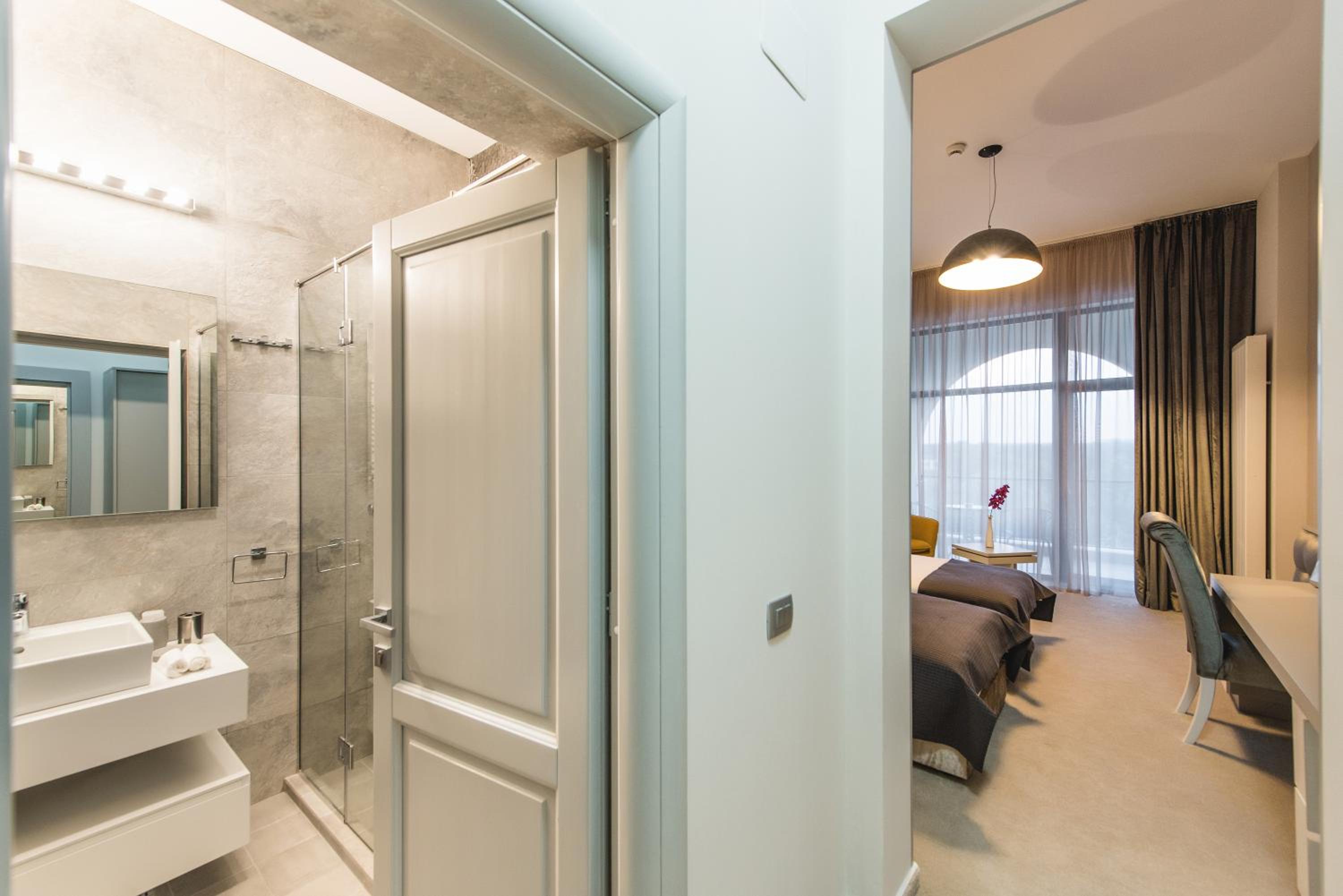 Superior Double or Twin Room - Photo 9