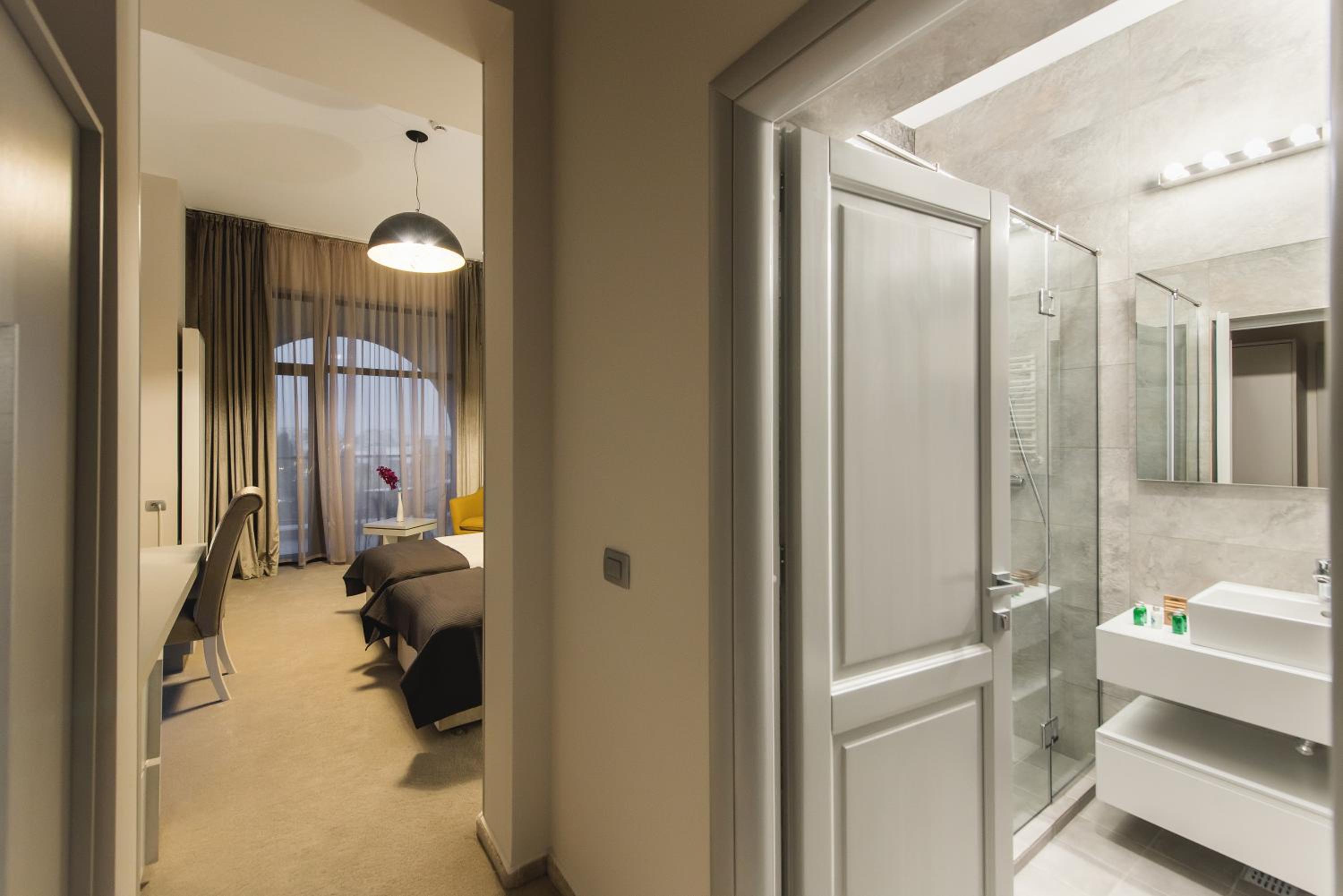 Superior Double or Twin Room - Photo 6