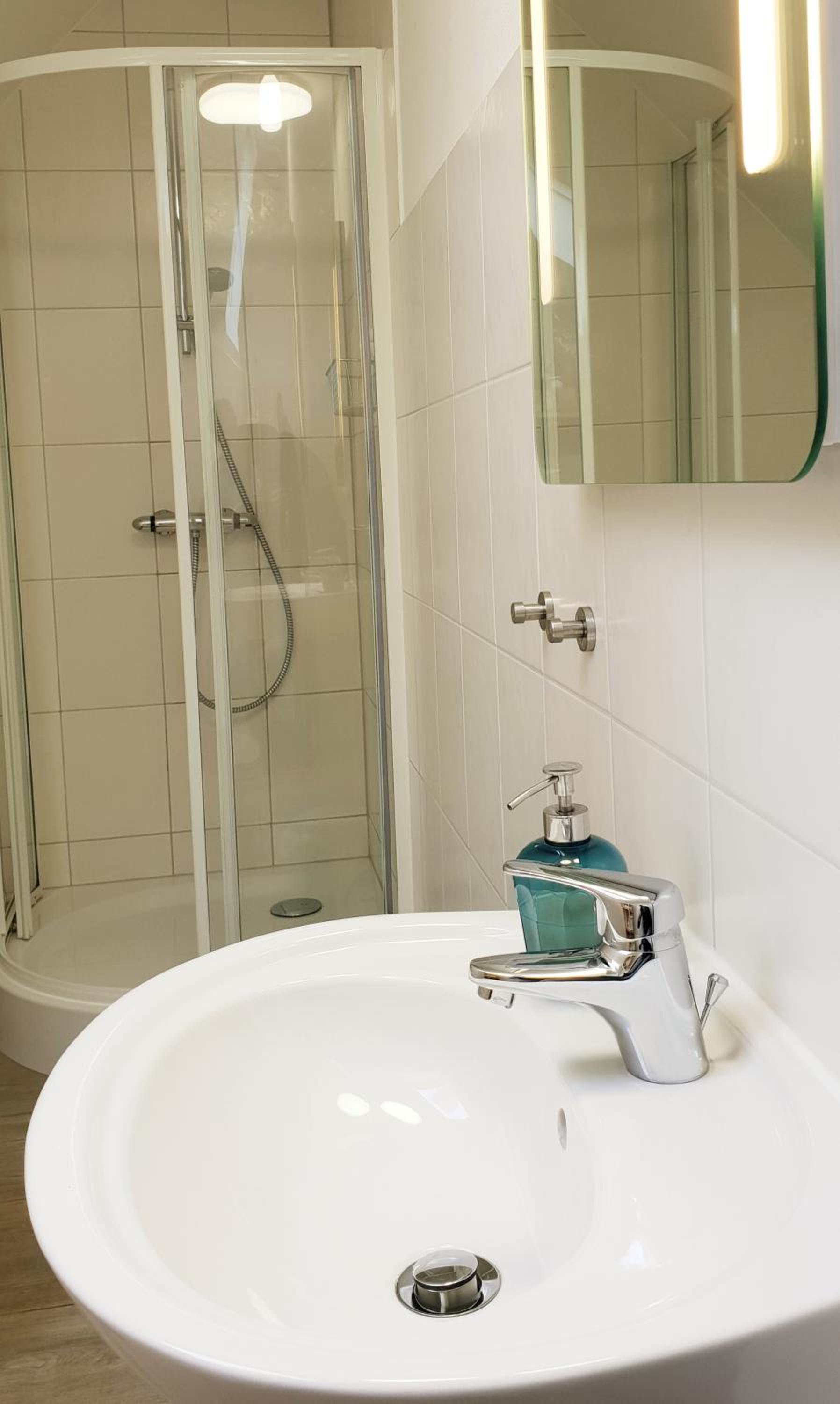 Double Room with Shared Bathroom photo 2