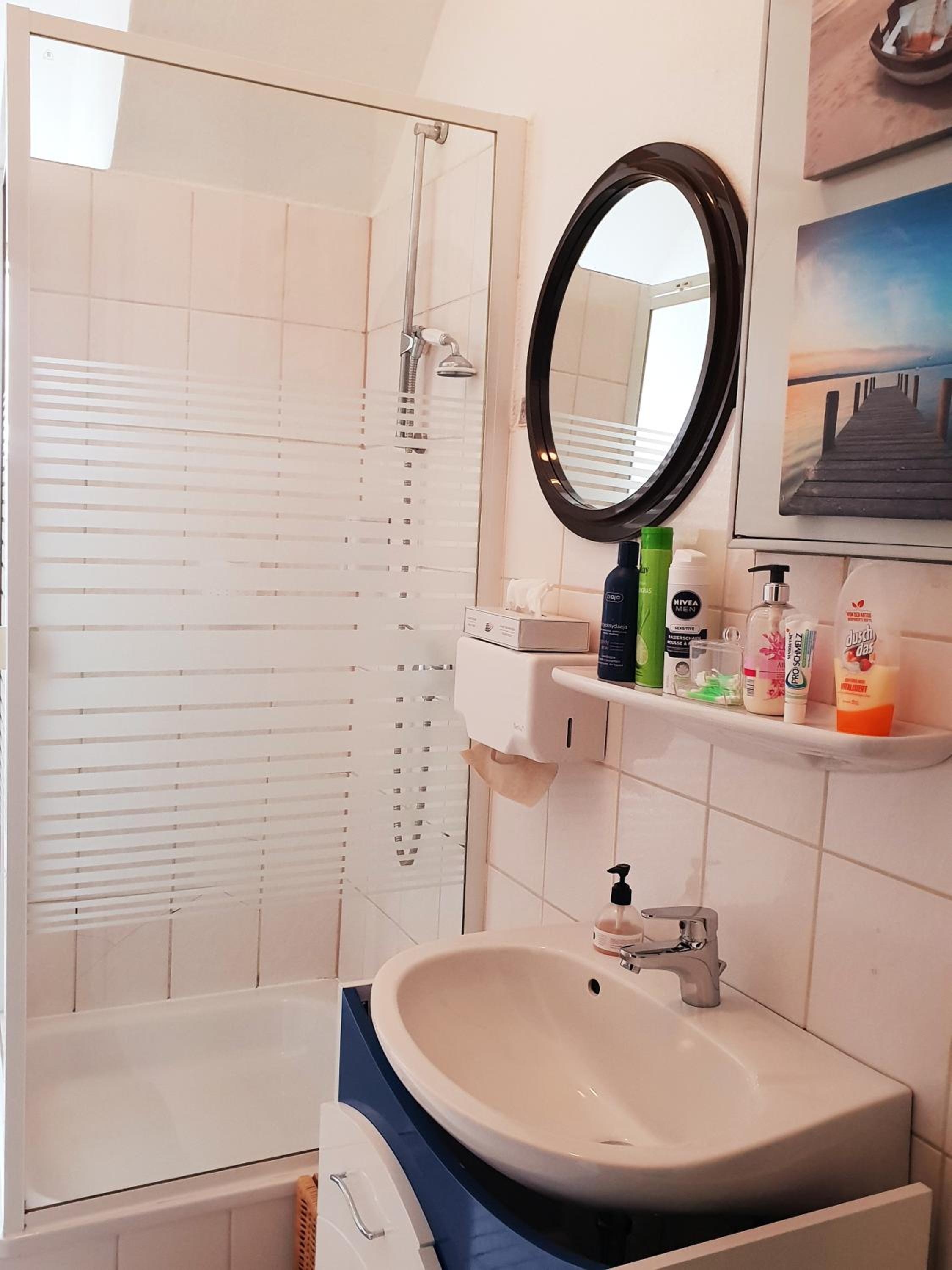 Single Room with Shared Shower and Toilet photo 2