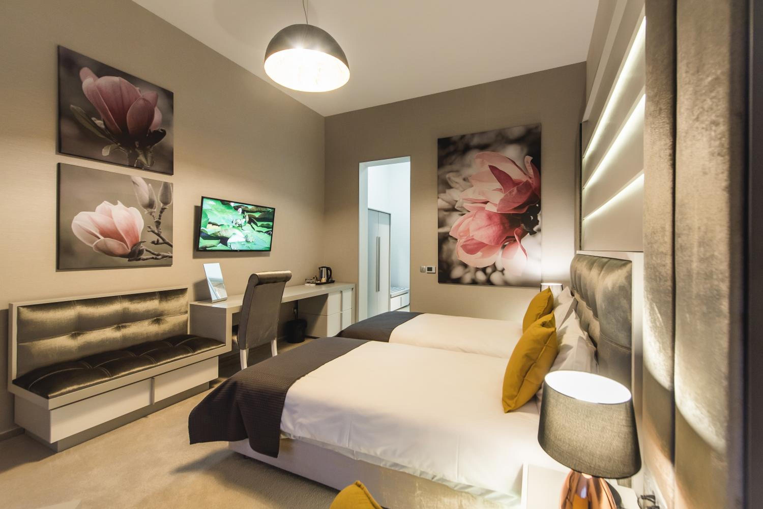 Superior Double or Twin Room - Photo 3