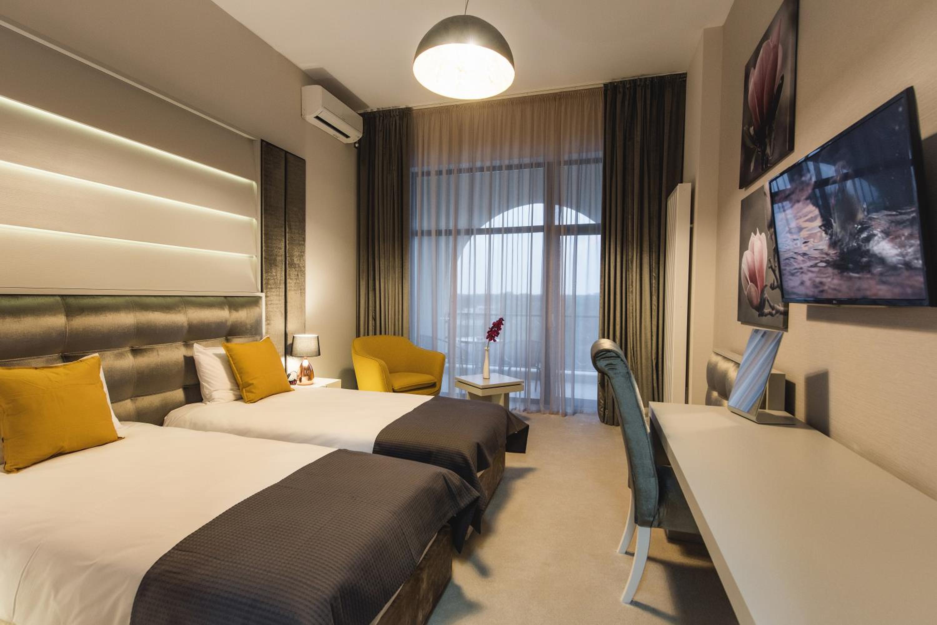 Standard Double or Twin Room with Balcony - Photo 1