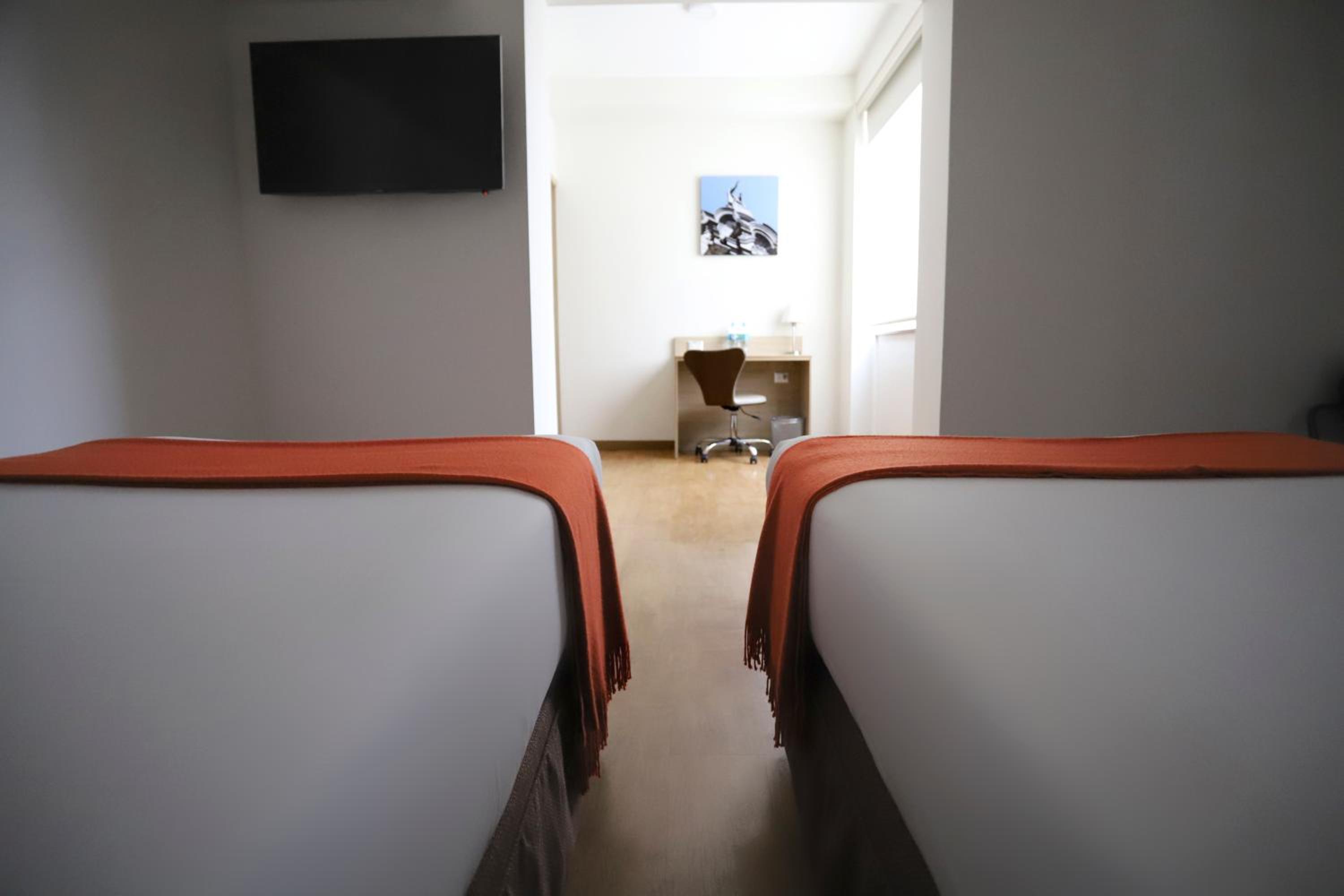 Traditional Twin Room - Photo 8