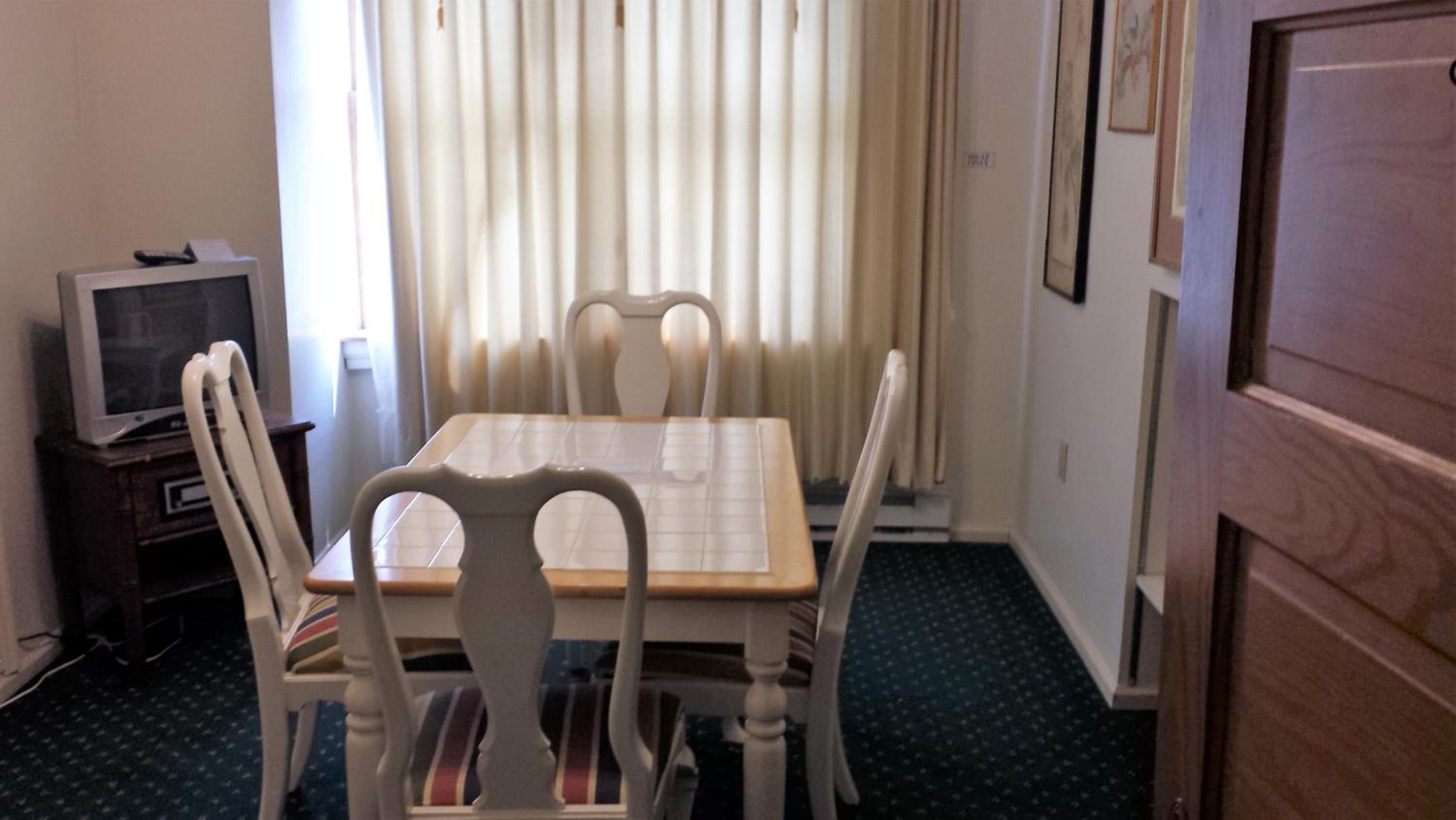Three-Bedroom Suite photo 2