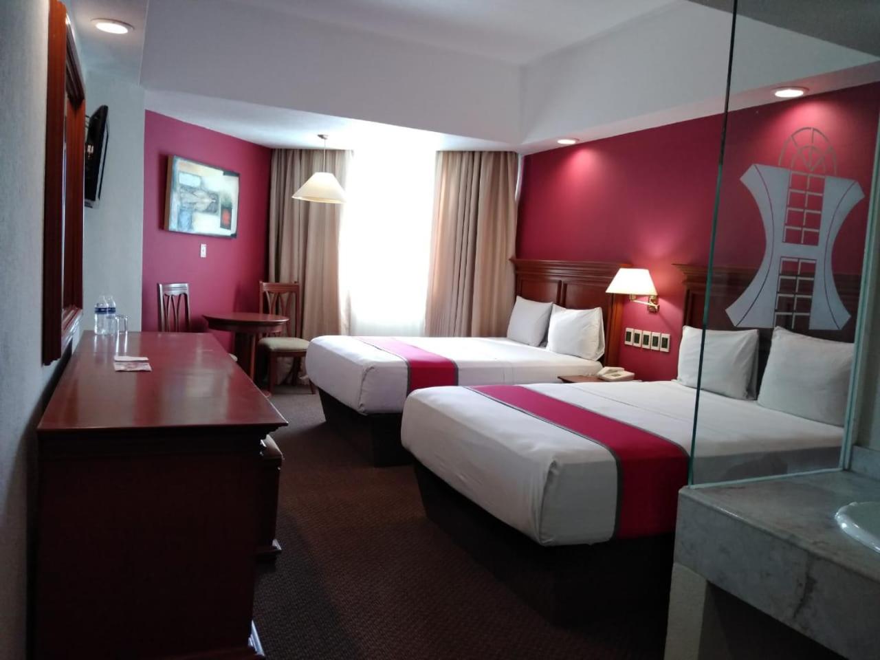 Double Room with Two Double Beds - Photo 1