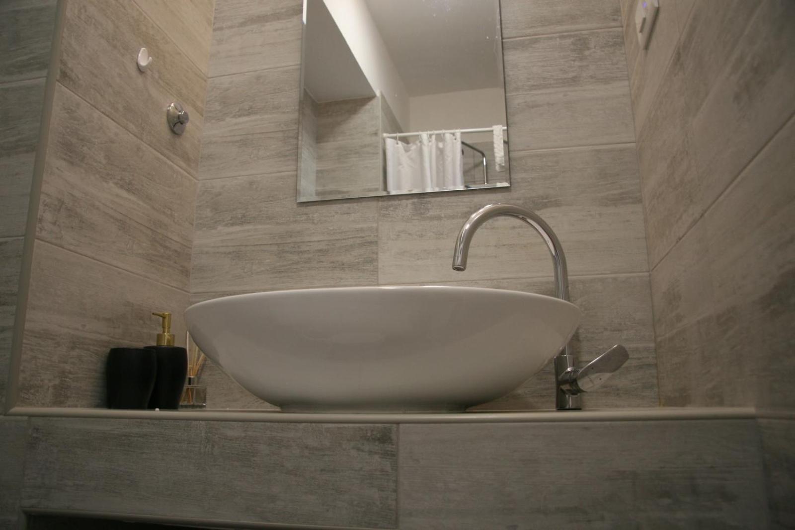 One-Bedroom Apartment - Photo 21