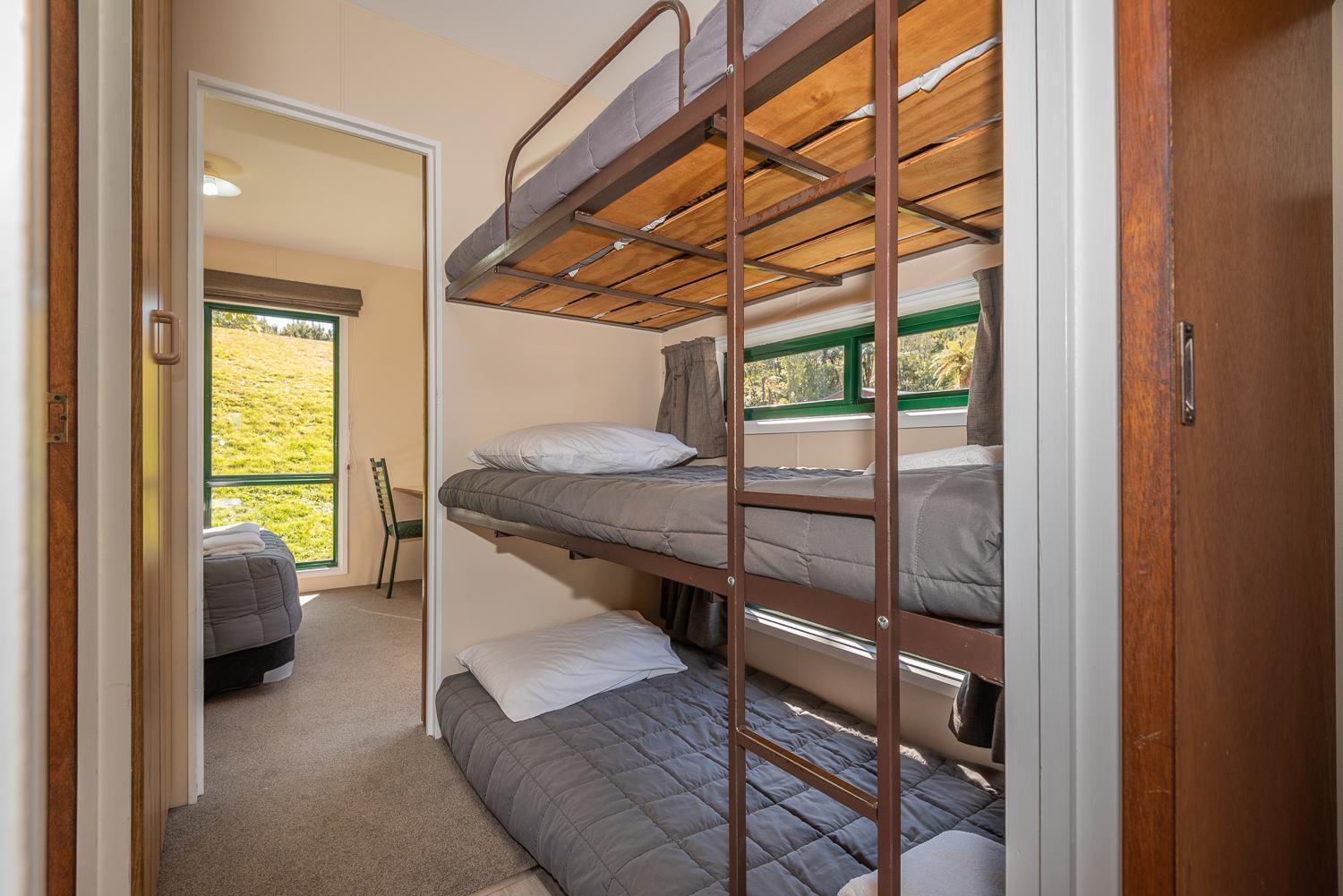 One-Bedroom Cabin with Ensuite
