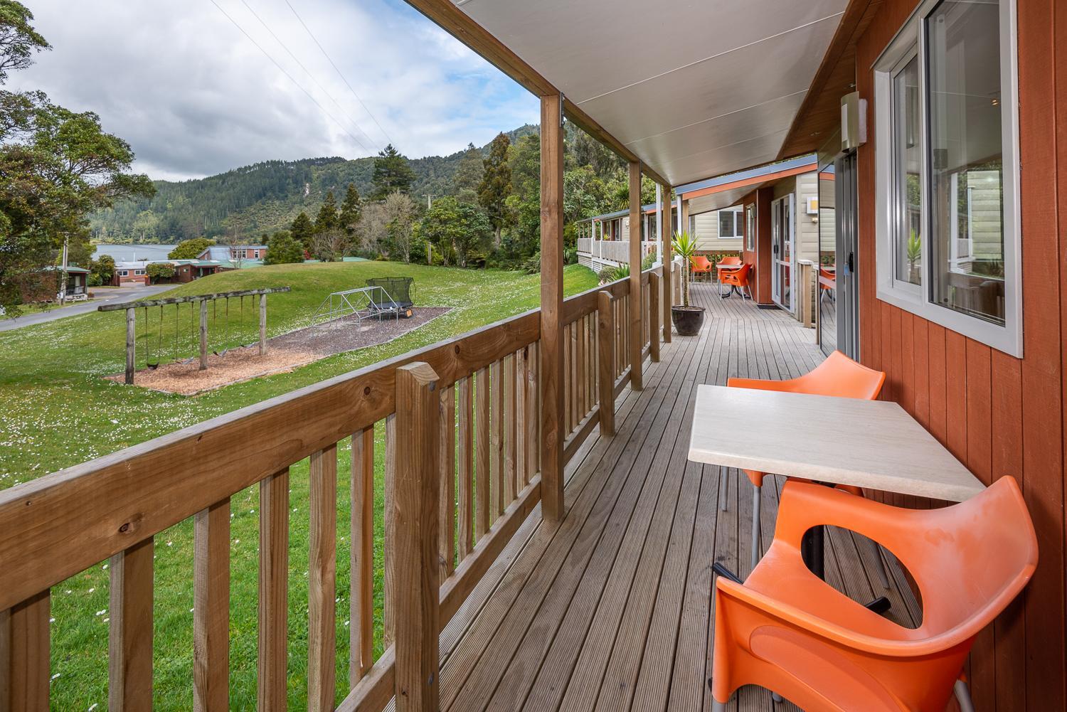 Deluxe Cabin with Lake View