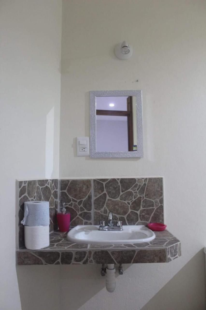 Twin Room - Photo 12