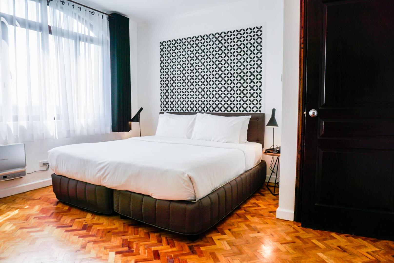 Three Bedroom Premium Suite - Photo 8