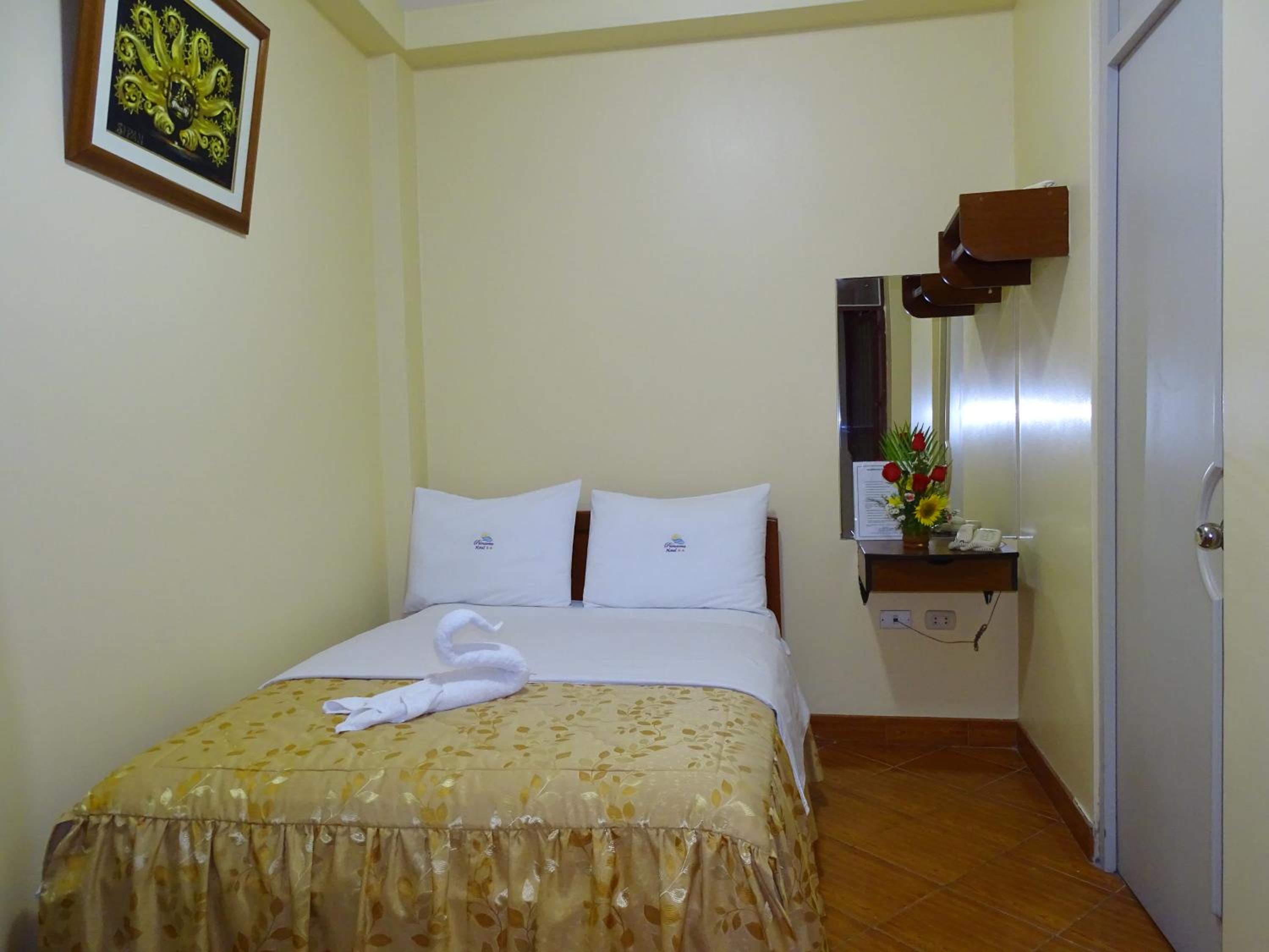 Single Room with Bathroom photo 2