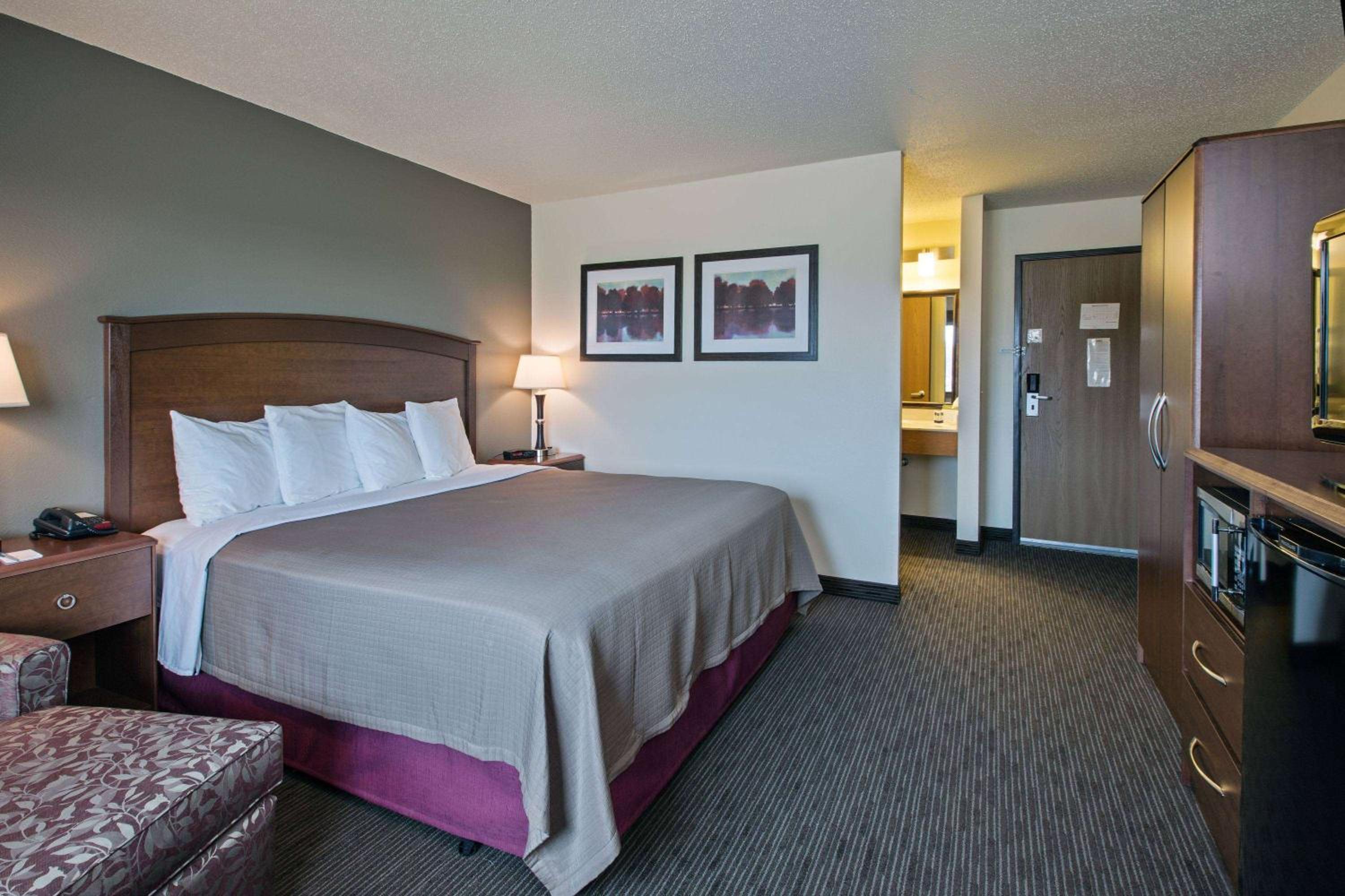 King Room - Mobility Access/Non-Smoking photo 1