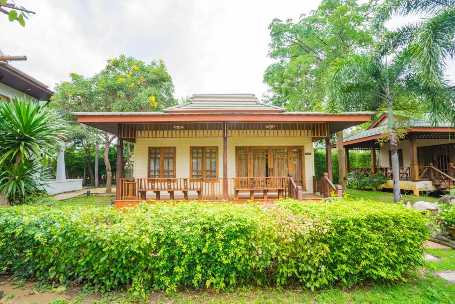 Cottage with Garden View