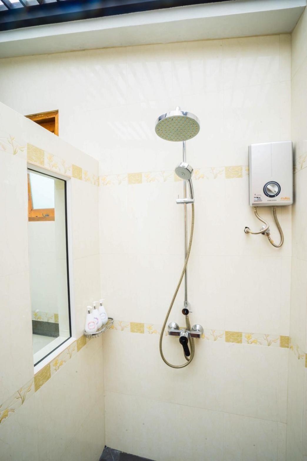 Deluxe Double or Twin Room with Garden View - Photo 9