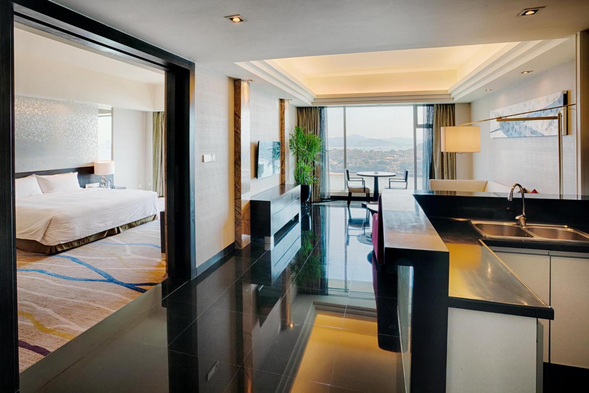 One-Bedroom Apartment with Sea View