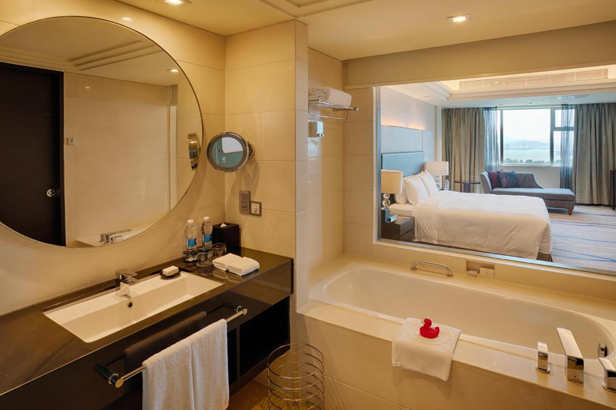 Executive Gulangyu Sea View Suite - Photo 4