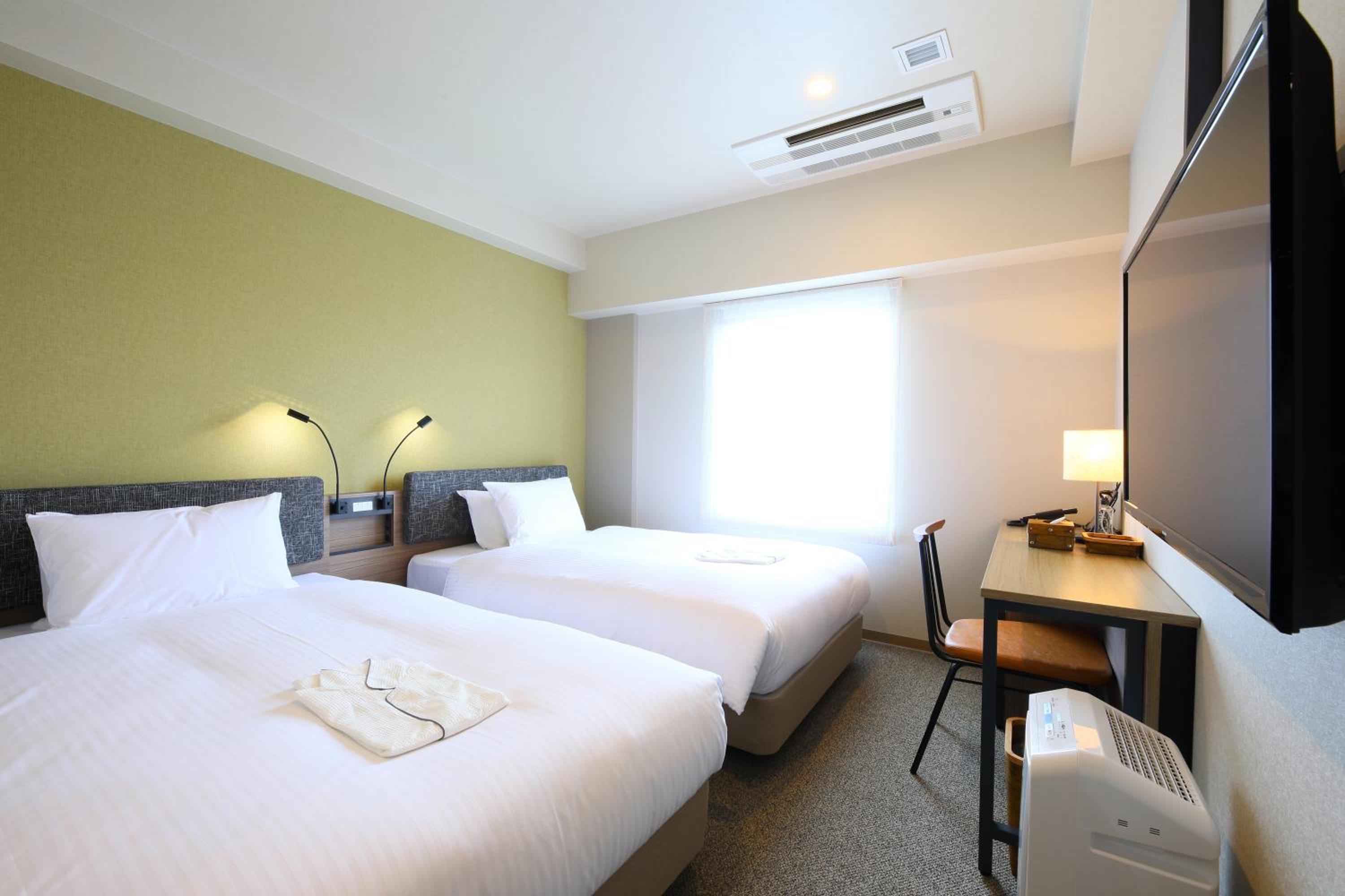 Standard Twin Room - Non-Smoking photo 1