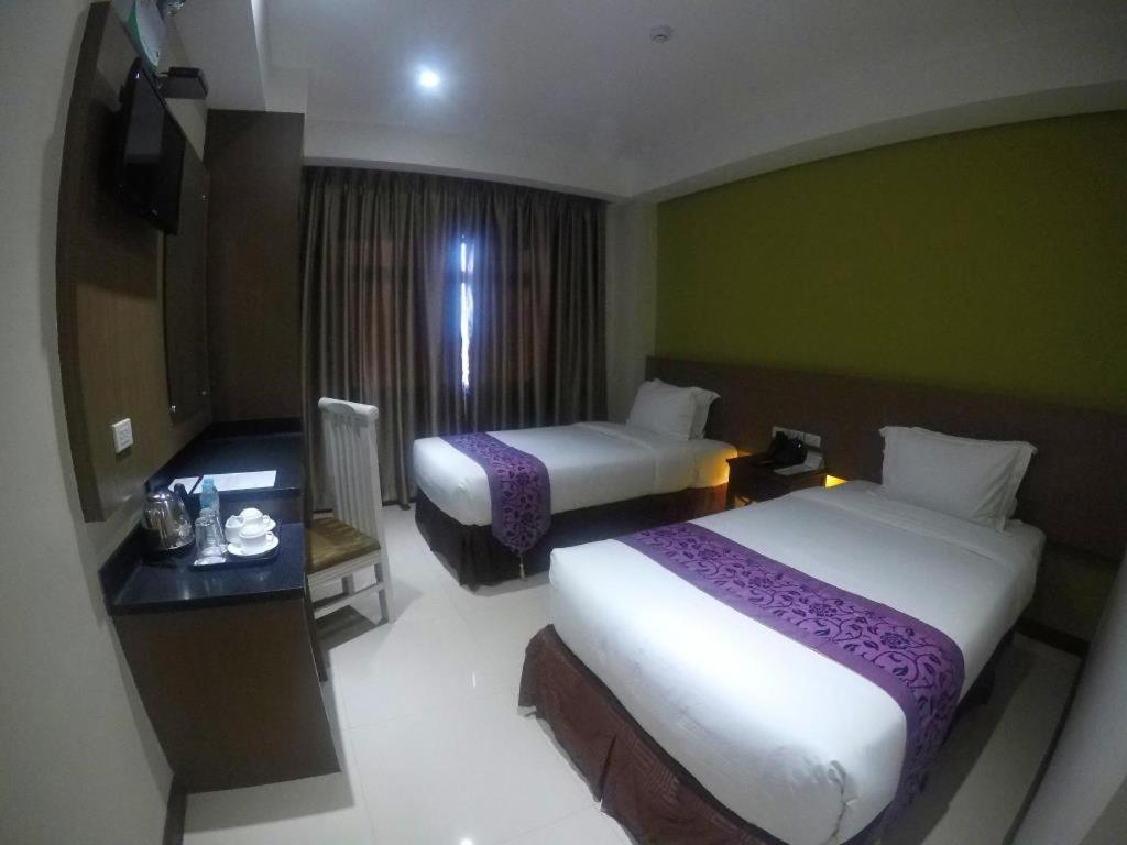 Deluxe Room - Photo 5